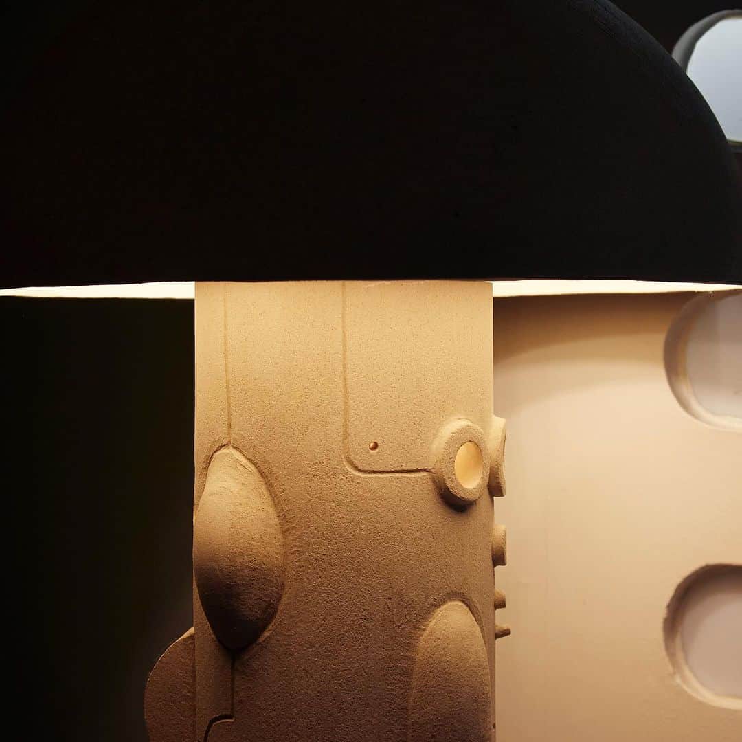 アポロジーさんのインスタグラム写真 - (アポロジーInstagram)「Always attentive to good details  /// /// Toujours attentive aux détails   Collection RETRO Future   📷 @thierrylebraly」11月21日 0時04分 - olivia_cognet