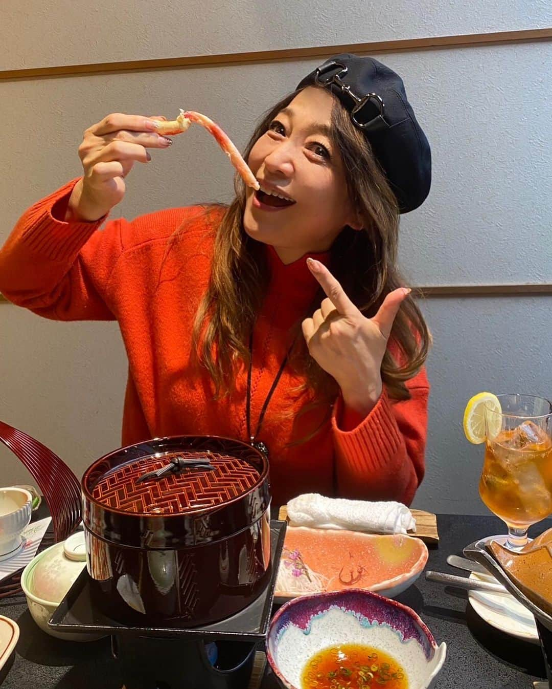 原めぐみさんのインスタグラム写真 - (原めぐみInstagram)「（原めぐみofficial） 西伊豆はタカアシガニが食べられる有名な所なんですって。。今宵さんで、豪勢な夕食を美味しく頂きました❣️ あ〜しあわせ💓  #原めぐみ #西伊豆  #タカアシガニ #西伊豆今宵」11月21日 0時27分 - meguming.h