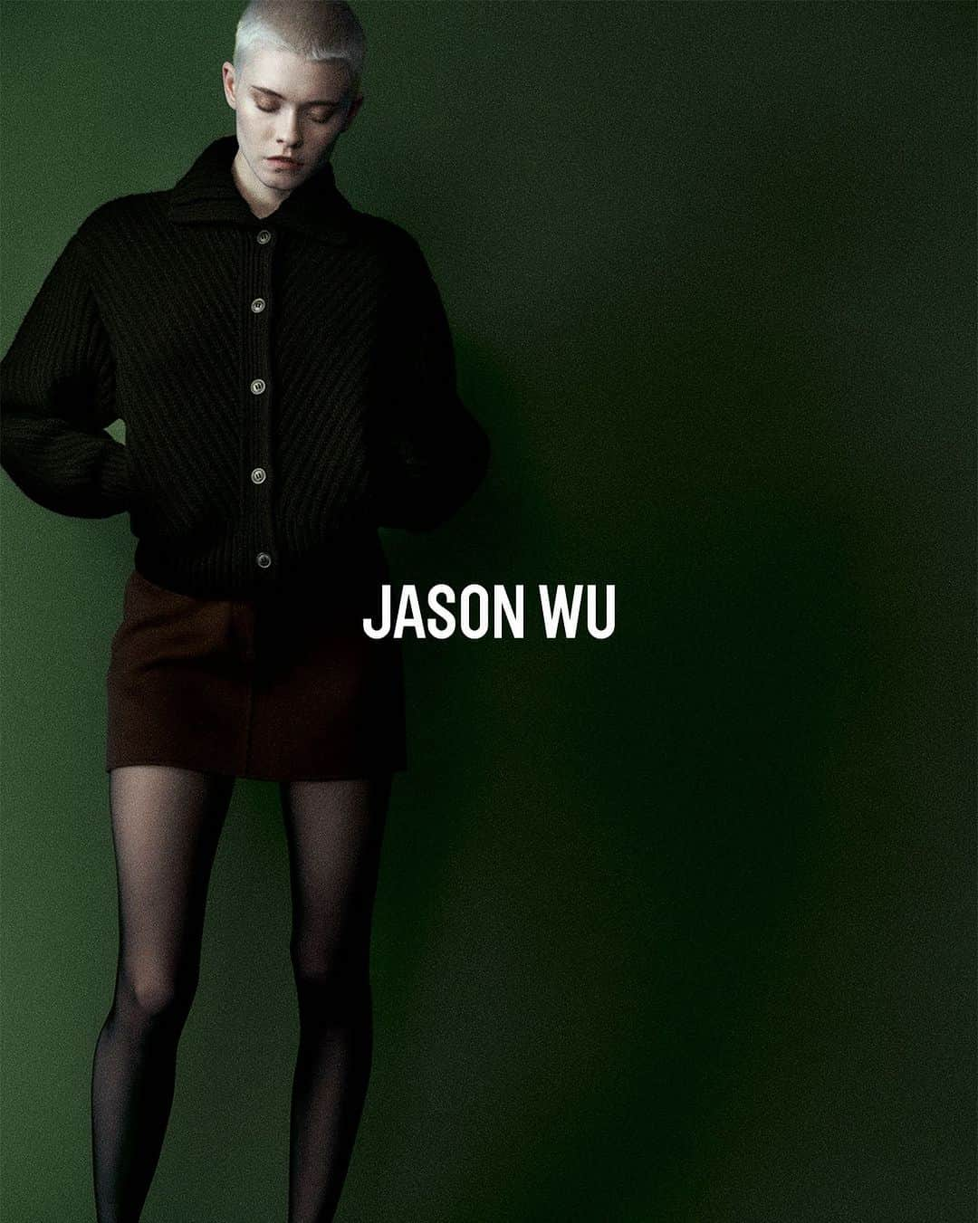 ジェイソンウーのインスタグラム：「The wool cashmere ribbed sweater jacket a perfect blend of modernity and comfort #JasonWu #Fall2023⁠」