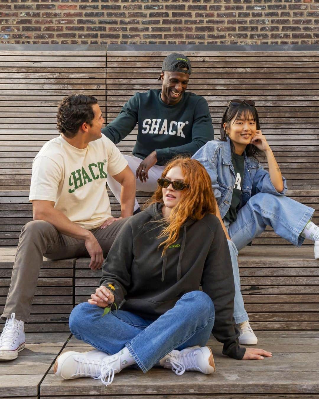 SHAKE SHACKのインスタグラム：「Shack merch is here! 💚 Wear your love for Shake Shack with our first collection of soft tees, sweatshirts, Shack hats, iconic socks + more.   Link in bio to shop.」