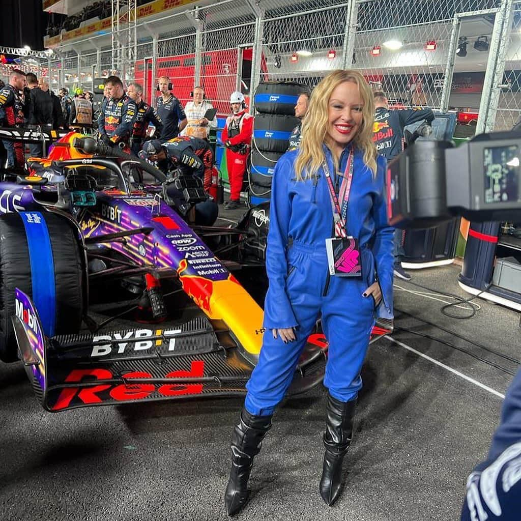 ジトロワさんのインスタグラム写真 - (ジトロワInstagram)「CAN’T GET YOU OUT OF MY HEAD | @kylieminogue wearing the SS24 #jitrois Jumpsuit during @f1  @redbullracing @f1lasvegas  Styled by @alyxsc @bradleykennethstyle」11月21日 0時50分 - jitroisparis