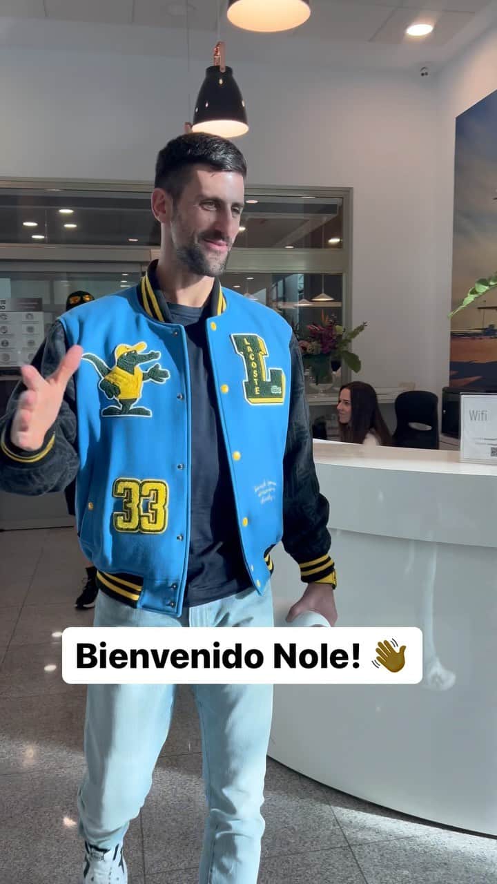 ノバク・ジョコビッチのインスタグラム：「Holaaaa, @djokernole 👋  Novak arrives in Malaga after winning a record 7th ATP Finals title ⭐️  #DavisCupFinals」