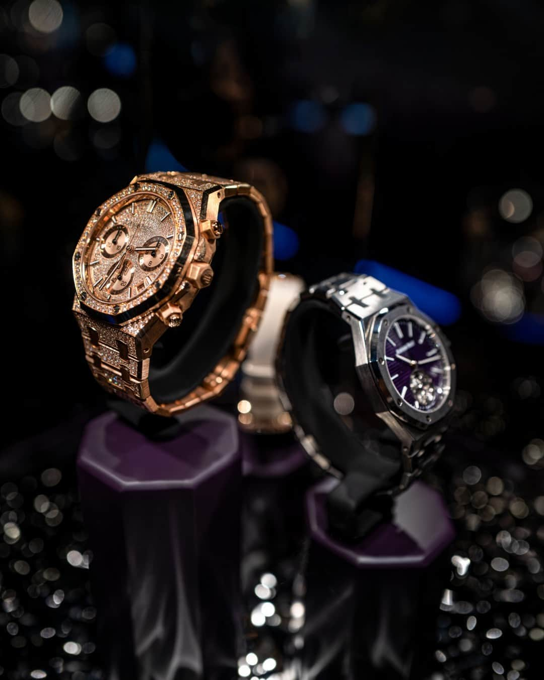 オーデマ・ピゲさんのインスタグラム写真 - (オーデマ・ピゲInstagram)「A showcase of heritage and future.  Our SEEK BEYOND exhibition offers an immersive and interactive journey on Audemars Piguet's universe, shedding light into the Manufacture's search into materials, gemstones, form language and colours.   #AudemarsPiguet #SEEKBEYOND #DWW2023」11月21日 1時00分 - audemarspiguet