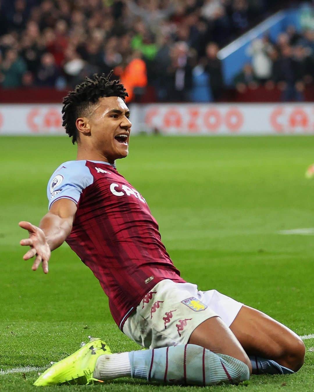 のインスタグラム：「Ollie Watkins and Tyrone Mings on target, #OnThisDay in 2021! 🎯」