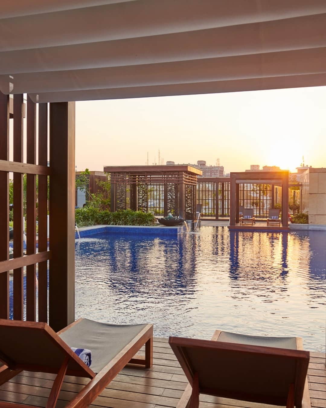 Conrad Hotelsさんのインスタグラム写真 - (Conrad HotelsInstagram)「A peaceful point of view with a lasting impression.  📍 @conradbengaluru」11月21日 1時01分 - conradhotels