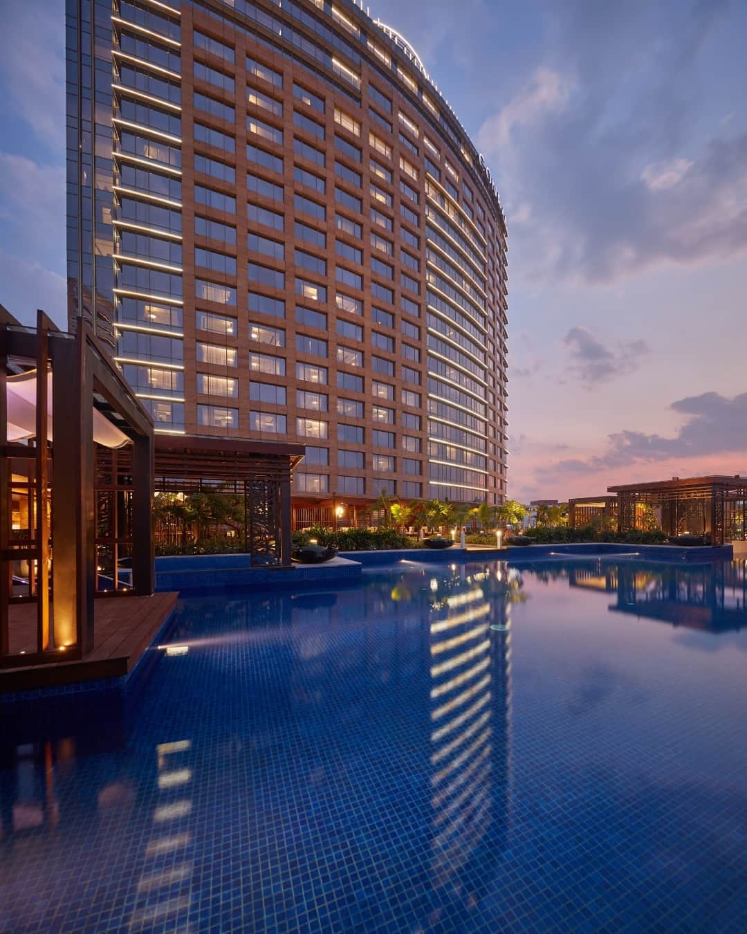 Conrad Hotelsさんのインスタグラム写真 - (Conrad HotelsInstagram)「A peaceful point of view with a lasting impression.  📍 @conradbengaluru」11月21日 1時01分 - conradhotels
