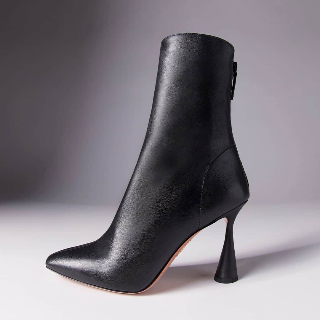 Aquazzuraのインスタグラム：「Trending: The scupltural heel. Our extravagant Amore Booties, in supple black leather, merges trailblazing silhouette with complete comfort   #AQUAZZURA #AQUAZZURABoots」