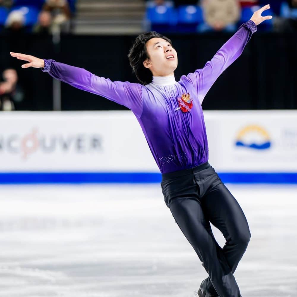 Skate Canadaのインスタグラム：「Five talented 🇨🇦 athletes are looking to end the season on a high note at the final #GPFigure this weekend in Osaka, Japan ✈️🇯🇵  Meet the team 👇  Men/Hommes: @wesleychiu_  Pair/Patinage en couple: @kellyannlaurin & @loucas_ethier  Ice dance/Danse sur glace: @lauriaultlegac _________________  Cinq athlètes 🇨🇦 talentueux termineront la saison du Grand Prix en beauté dans le cadre du Trophée NHK ce week-end à Osaka ✈️🇯🇵  Rencontrez l'équipe ☝️  📸 @isufigureskating | @danielleearlphotography」