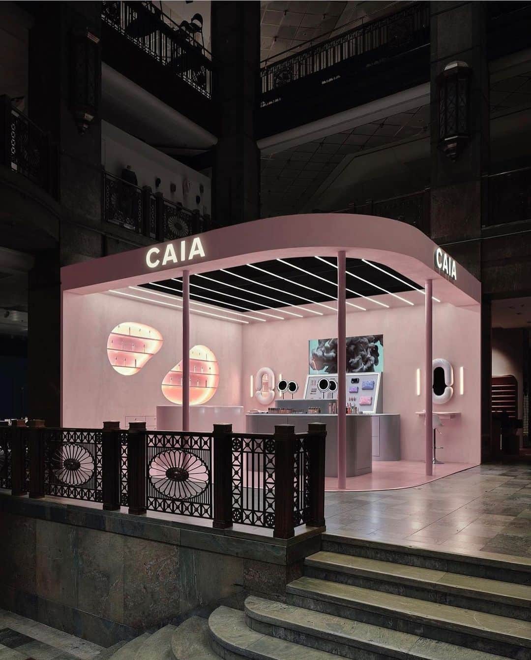 Bianca Ingrossoさんのインスタグラム写真 - (Bianca IngrossoInstagram)「Advertisement @caiacosmetics  Happy Birthday my baby I will love forever and ever 🩷  TODAY you can go to our pop-up store and if you shop for over 1000sek you will get an exclusive magazine AND the Bibbz Palette for FREE 🥳🫶🏻   5 years happiness, joy, dedication, passion and never giving up on making CAIA the dream I see that she deserves. I put my heart and soul into CAIA 🩷」11月21日 1時15分 - biancaingrosso