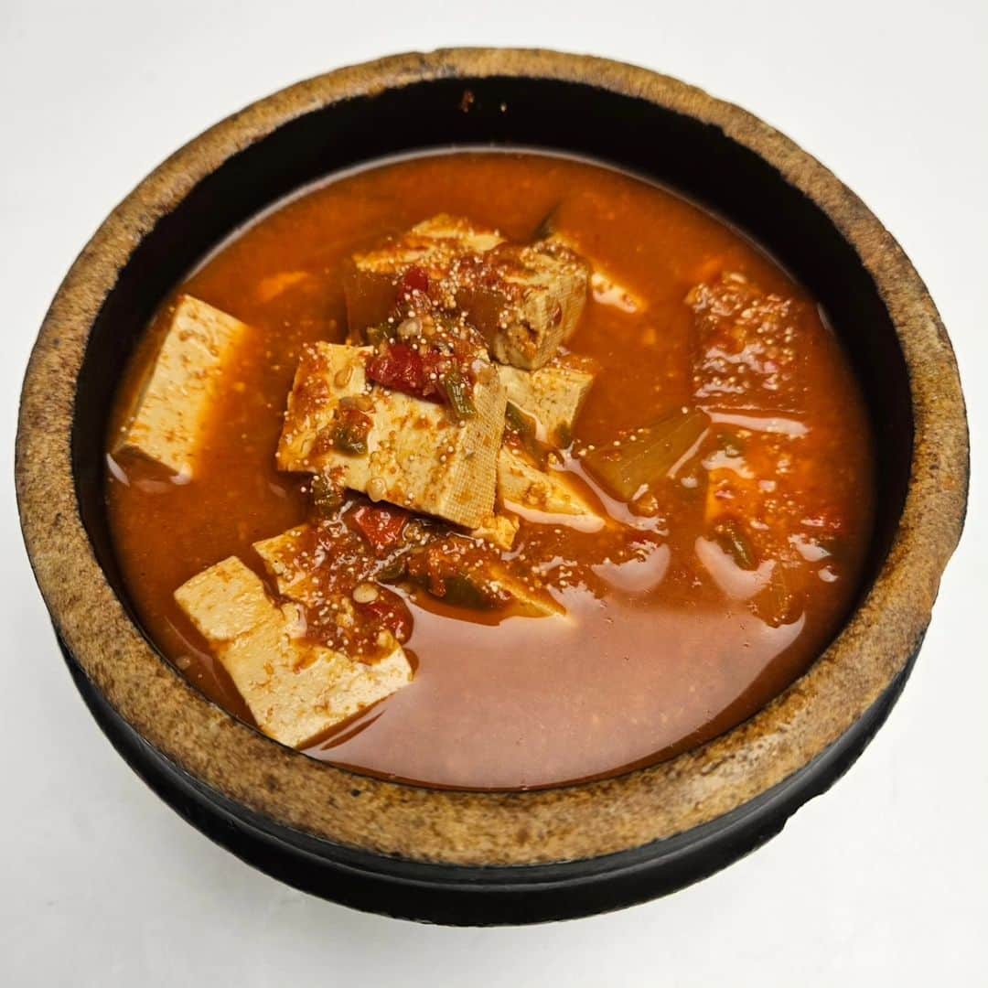 チェ・シラのインスタグラム：「추운 겨울엔 명란두부찌개🥘 근데 명란은 다 어디갔을까?🥲」