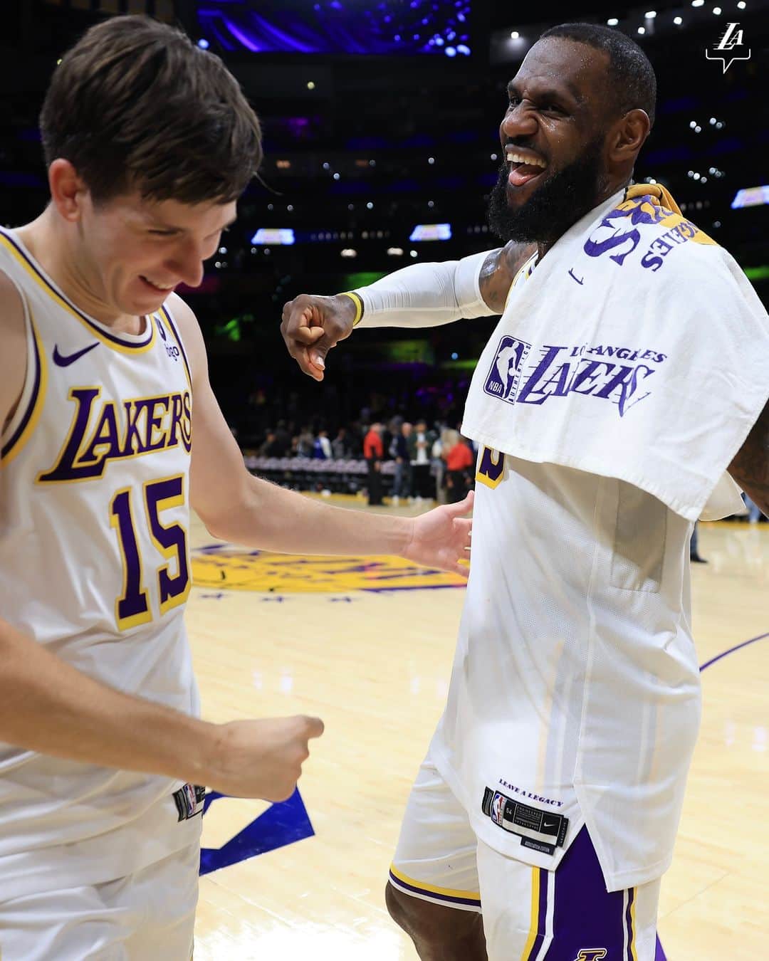Los Angeles Lakersのインスタグラム：「Winning Vibes 🎊」