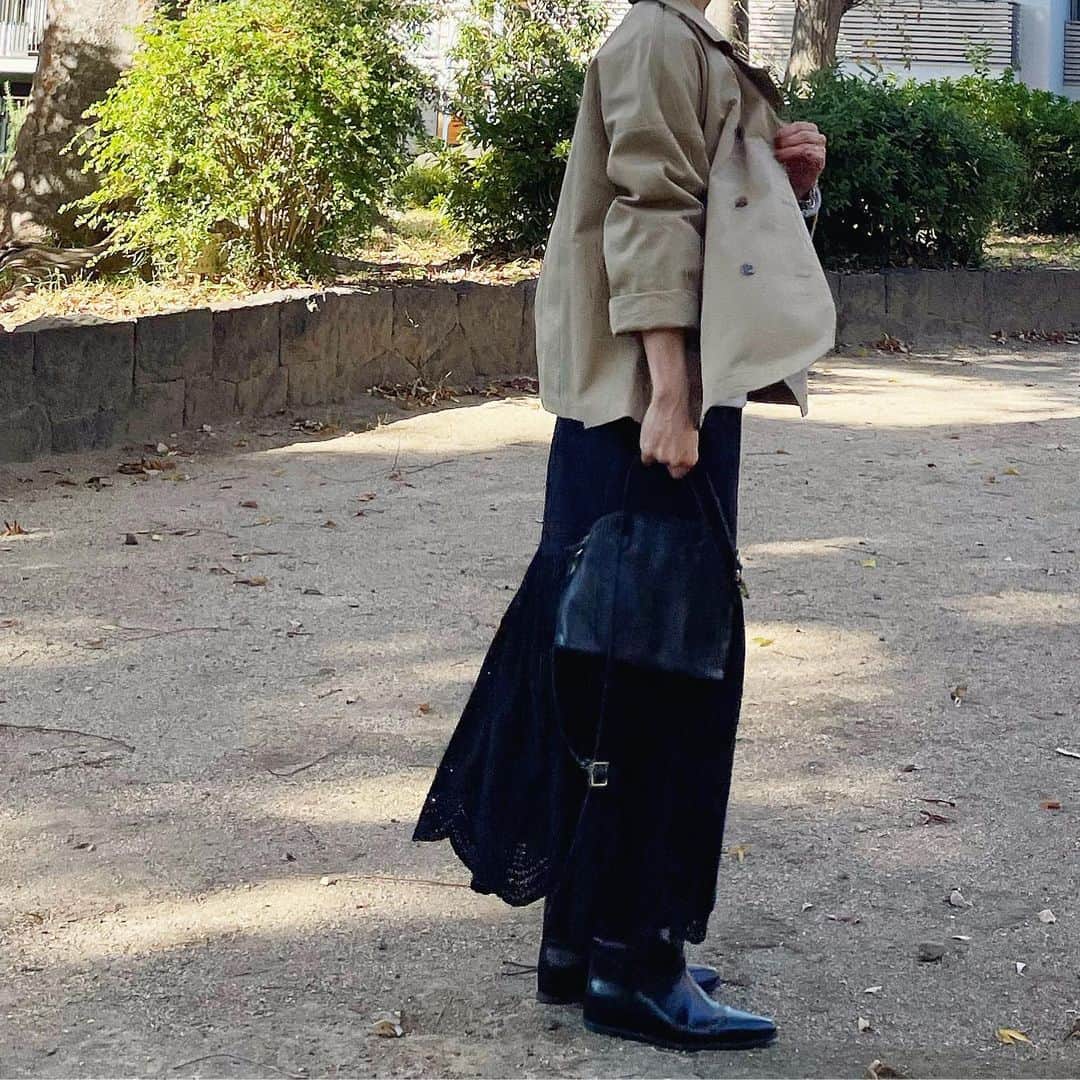 canariaさんのインスタグラム写真 - (canariaInstagram)「_  ウエストゴムのスカートを 少しハイウエスト気味にして ブーツ合わせ。  tops #lappartment  skirt #canaria_style jacket #canaria_style boots #letalon  bag #hayni necklace #canariaaccessory   #アラフィフファッション #50代ファッション #大人カジュアル #canariacoordinates」11月20日 16時47分 - canaria_rs