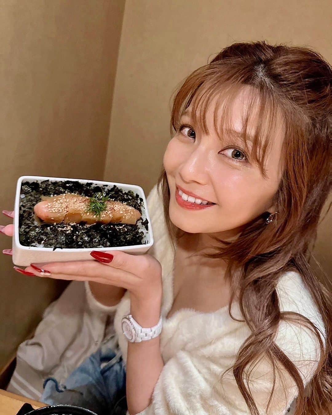 宇野実彩子さんのインスタグラム写真 - (宇野実彩子Instagram)「． 福岡で美味しすぎた初体験🫰  ずーっと食べてみたかった元祖博多めんたい重!!  1番人気のめんたい重とつけ麺のセットを頂きました。  昆布巻きされた明太子と白米のこの上無い相性に感動だし  つけ麺のスープにもつぶつぶ明太子贅沢使いだし  太麺もモチモチだし  幸せご馳走様でした🙏  #福岡 #福岡グルメ #めんたい重 #元祖博多めんたい重」11月20日 18時00分 - misako_uno_aaa