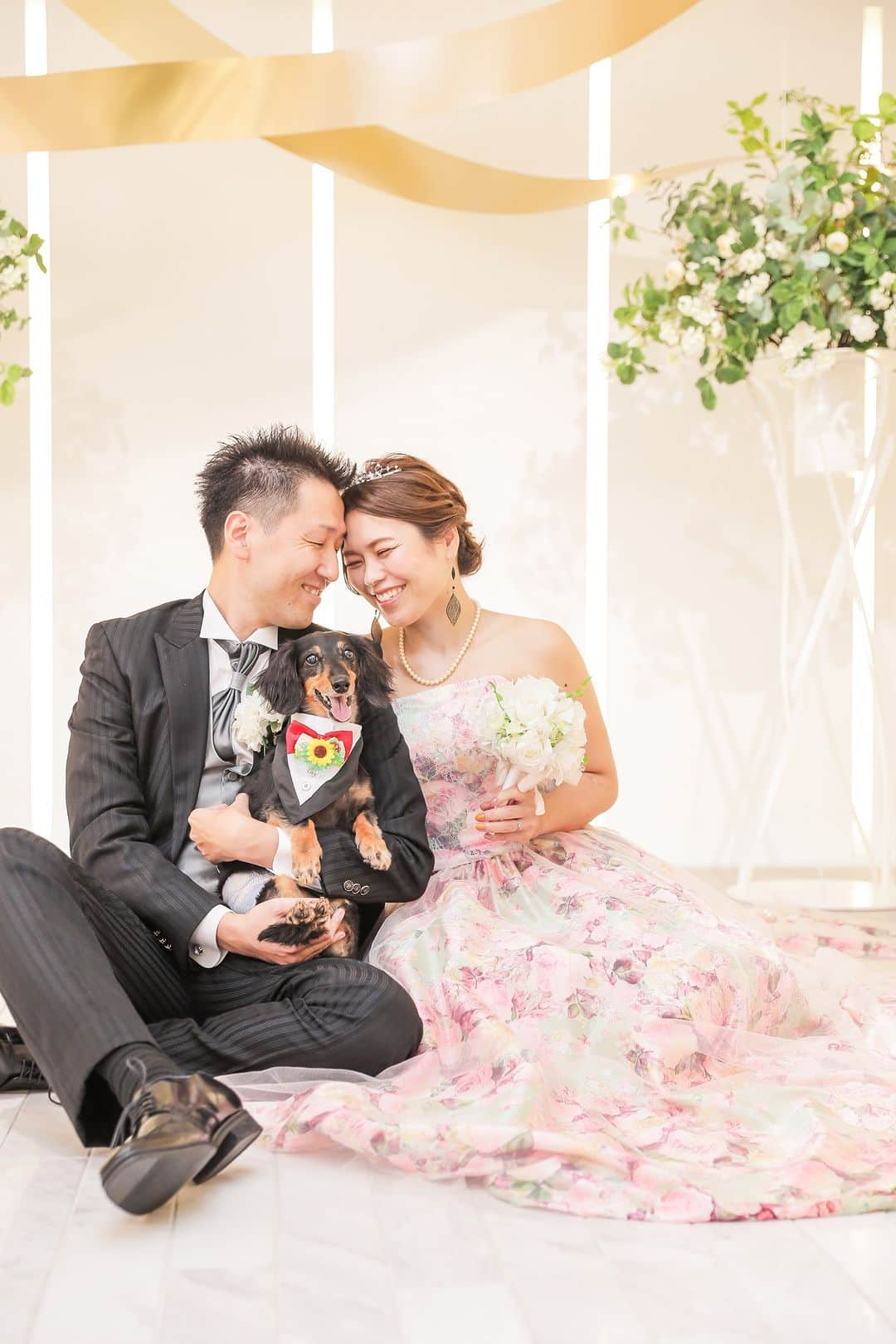 【公式】小さな結婚式さんのインスタグラム写真 - (【公式】小さな結婚式Instagram)「. @petit.wedding をフォローしてね♩ #小さな結婚式 をつけてのお写真投稿も大歓迎です♡ こちらの公式IGでリグラムさせていただきます＊ . 大切な家族の一員である わんちゃんも一緒に思い出に残る結婚式を♪ ペットとご一緒の結婚式も 小さな結婚式にお任せください♡ . >>#小さな結婚式大宮店 . ——————— #petitwedding #ラヴィファクトリー #前撮り #結婚式 #プレ花嫁 #卒花 #家族婚 #少人数結婚式 #ウェディング #wedding #bridal #weddingdress #花嫁 #挙式 #結婚式準備 #式場探し #日本中のプレ花嫁さまと繋がりたい #結婚式の思い出に浸る会 #結婚準備 #埼玉花嫁 #ウェディングフォト #花嫁コーディネート #結婚式挙式 #チャペル #愛犬 #結婚証明書 #ペットウェディング #2023冬婚」11月20日 17時00分 - petit.wedding