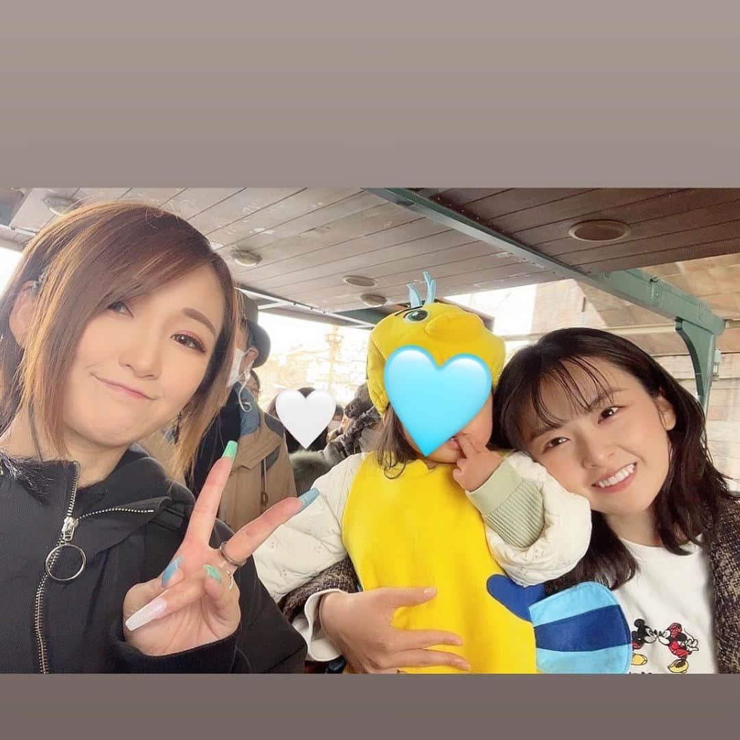 酒井蘭さんのインスタグラム写真 - (酒井蘭Instagram)「#長女は絶賛反抗期  カメラ拒否で全く写真撮らせてくれない女子です💔 次女ばっかりですが、長女は私の実母と楽しんでおります←  花火見上げてるんだけどなぜか酔っぱらいに見える。なぜ。」11月20日 17時10分 - ransakai0313