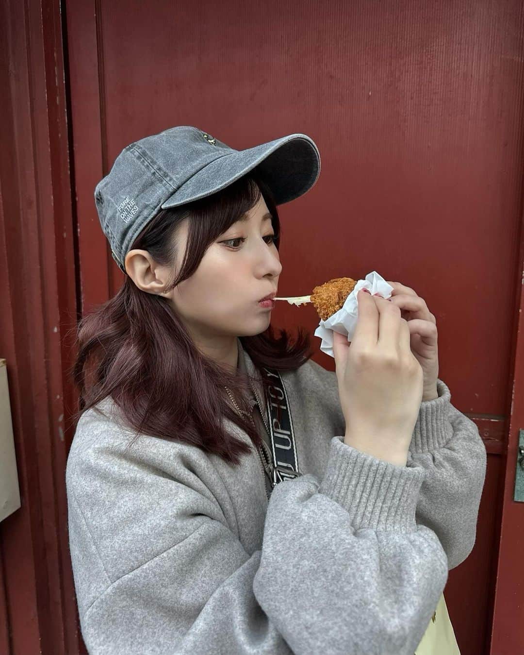 成瀬心美のインスタグラム：「🧀  今日は毎年恒例の撮影をしてきました❣️  お披露目までお楽しみに😚  最近チーズ伸ばしがち。」
