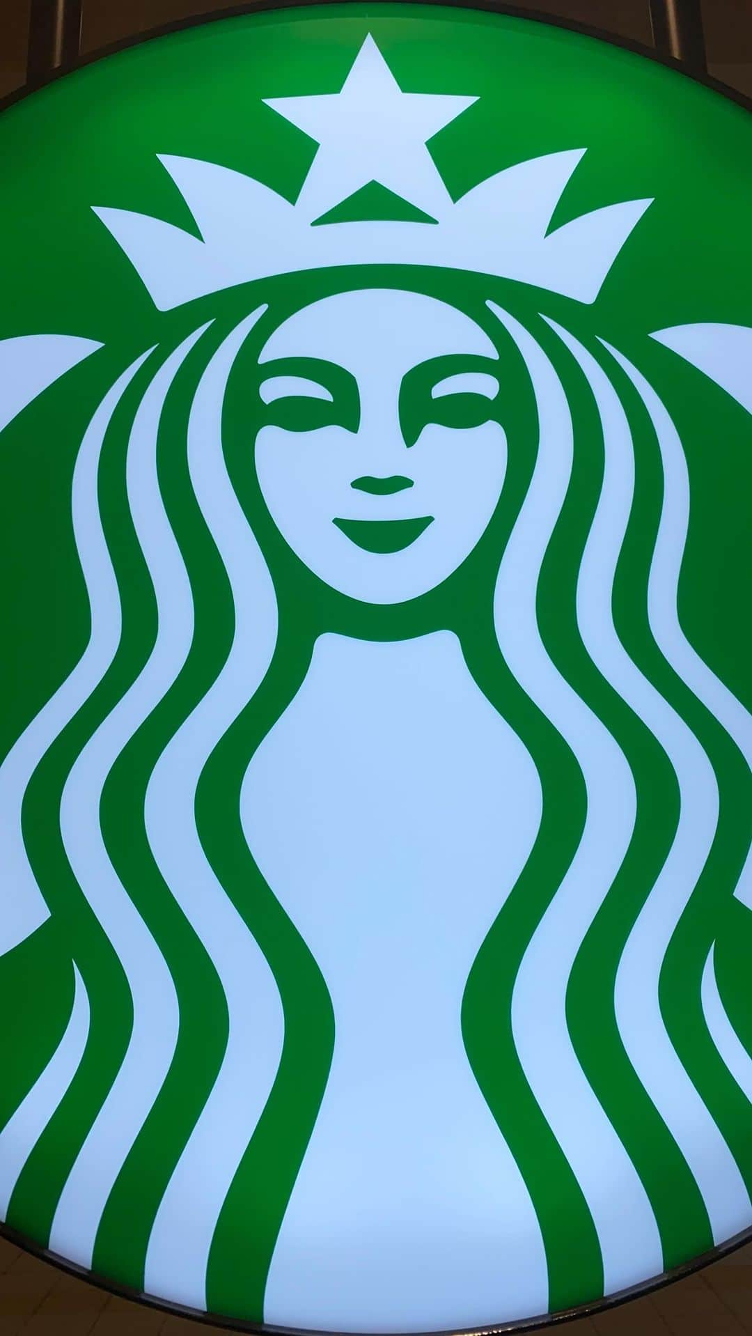 上地雄輔のインスタグラム：「思い浮かびました #starbucks  遊び方より曲を思い浮かんで下さいと言われました  東京は厳しいです🗼」