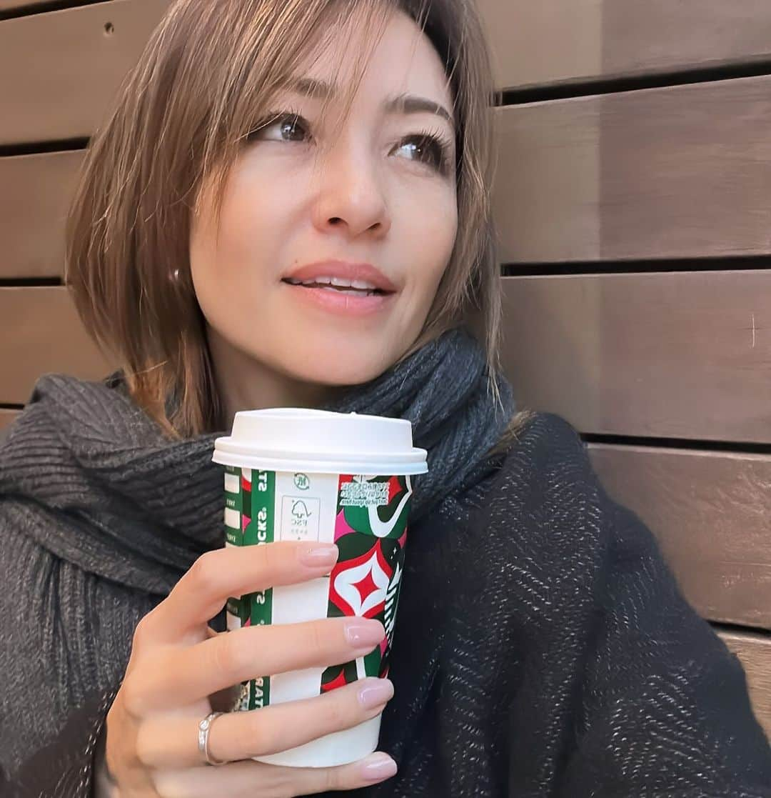 RINAさんのインスタグラム写真 - (RINAInstagram)「寒い日にはチャイティーラテで芯から温める❣️🥰 #starbucks #チャイティーラテ」11月20日 17時18分 - rina_karina0417