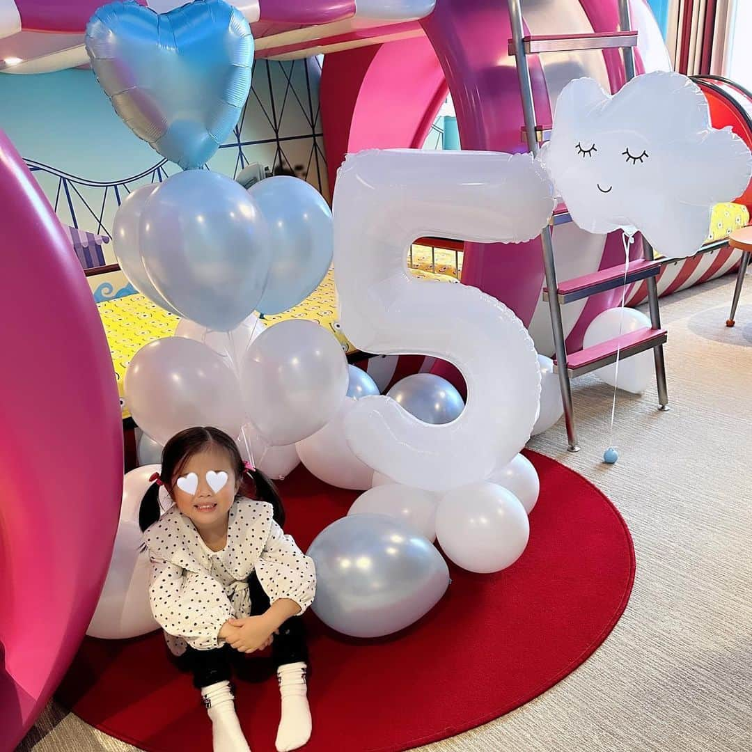 丸高愛実のインスタグラム：「HAPPY BIRTH DAY 💖🎁🎉✨❤️  #happybirthday  #長女 #5才 #柿谷家」