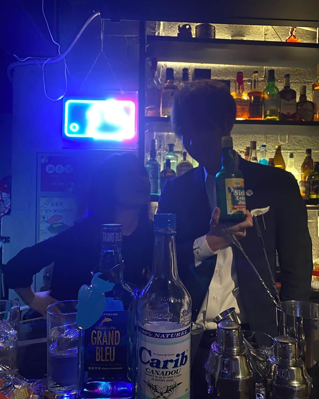 犬束ひとみのインスタグラム：「🥂 長年お世話になっているくまちゃんが 独立してBARをOpenされました🎉  オーナーくまちゃんの凄く良い人柄と美味しいお酒が最高。 そして特製油そばが泣けるほど美味しいのです😋🥣 とてもおしゃれなスポーツBARのような雰囲気で どんなシチュエーションでも使えるお店なので 皆様ぜひ行ってみてください🫡✨ どんな方でも楽しんで過ごせると思います🩷  写真撮るの下手すぎた  銀座　BAR BULLPEN @bar_bullpen」