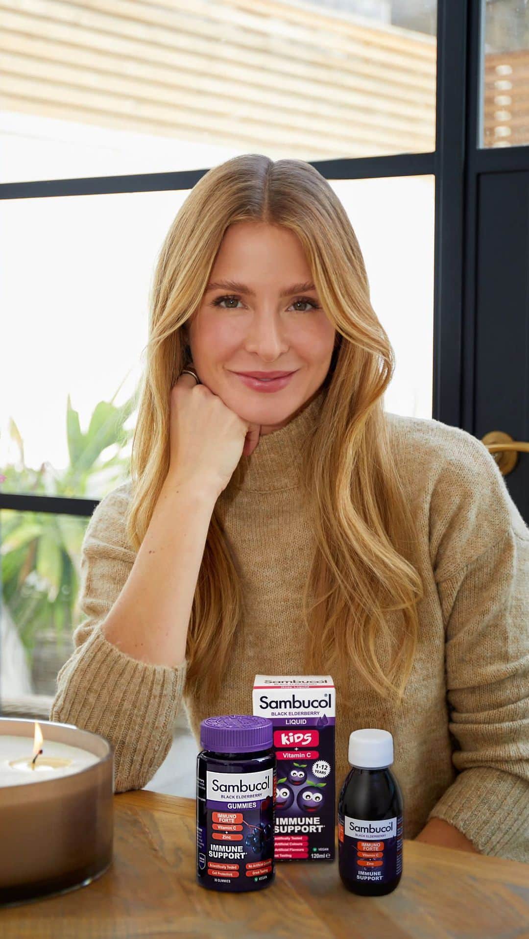 ミリー・マッキントッシュのインスタグラム：「ad. Winter is here and so are snotty noses! It’s that time of year again which most of us parents dread, the never-ending cycle of coughs and colds being passed around the house. This year someone suggested the whole family start taking @sambucoluk before the 🐛🦠 season was fully upon us and to be honest, I’m happy to give anything a go that will help with less sleep deprivation (for me of course) when the little ones are feeling poorly. So we’ve all introduced Sambucol supplements (or Superhero Elderberry Juice as we’ve nicknamed it) into our daily routine, filled with natural black elderberries rich in antioxidants and Vitamin C to help support a healthy immune system. Sambucol is the UK’s No.1 brand for immunity and works by reinforcing your body’s natural immune defences and the girls love it because it tastes delicious!   The never-ending cycle of; feeling unwell, recovery and then onto the next ‘bug’ that’s brought through the door - has been coined by Sambucol as the ‘Viral Spiral’. I’m doing everything to avoid that cycle, especially with Christmas just around the corner! Along with all my festive shopping, I’ll also be stocking up on Sambucol’s liquids and gummies at @bootsuk who currently have a great 3 for 2 offer to keep your cupboard filled with berry goodness and help you stay healthy this Winter #ViralSpiral #ImmuneSupport #Sambucol」