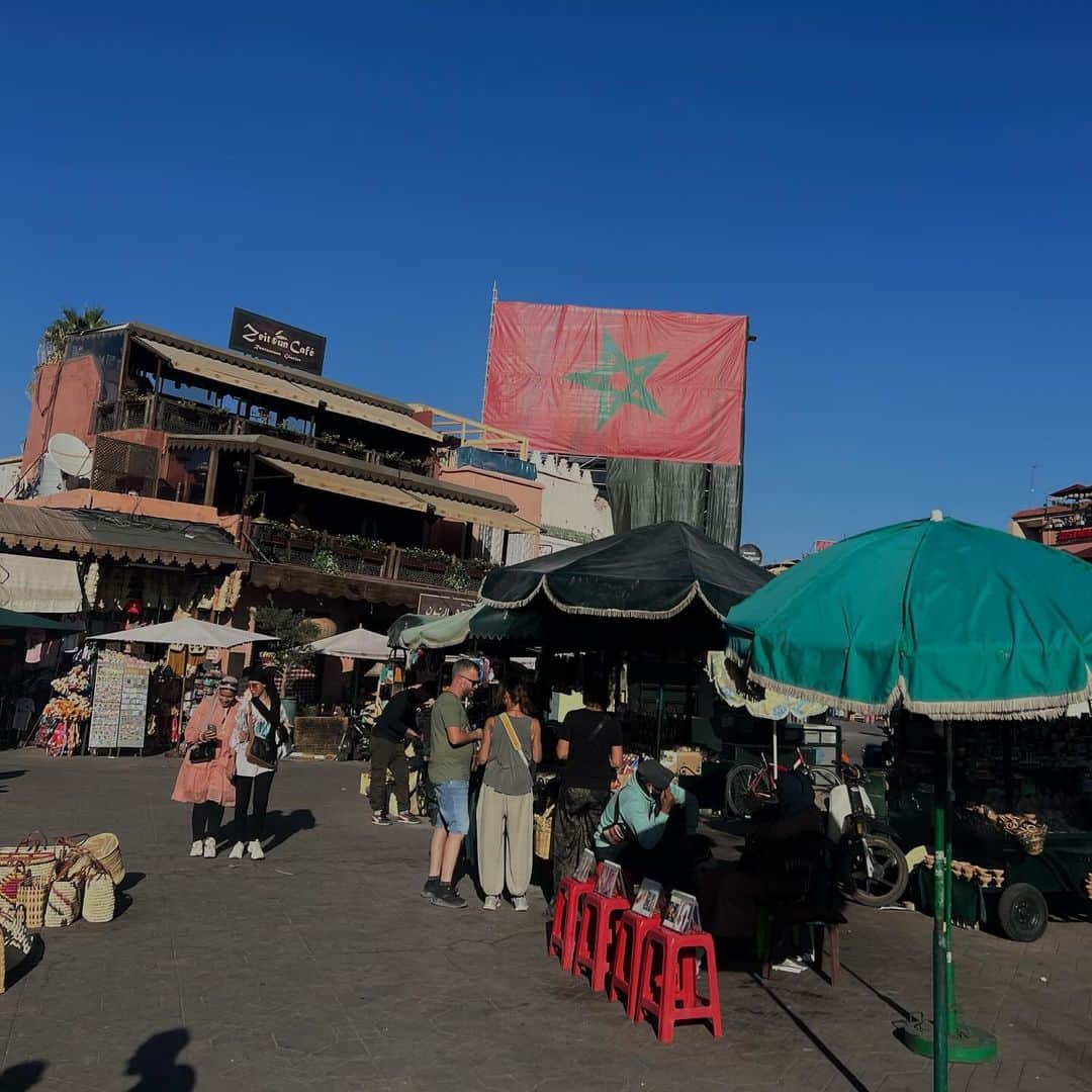 カリム・ベララビさんのインスタグラム写真 - (カリム・ベララビInstagram)「🇲🇦❤️🌴🌞✌🏾」11月20日 17時37分 - karimbellarabi
