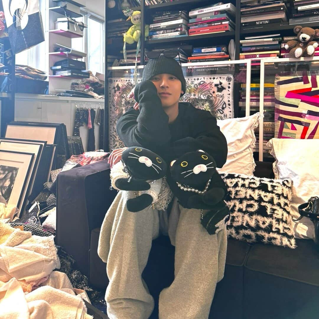 ミンギュさんのインスタグラム写真 - (ミンギュInstagram)「Paris2🖤」11月20日 17時39分 - min9yu_k