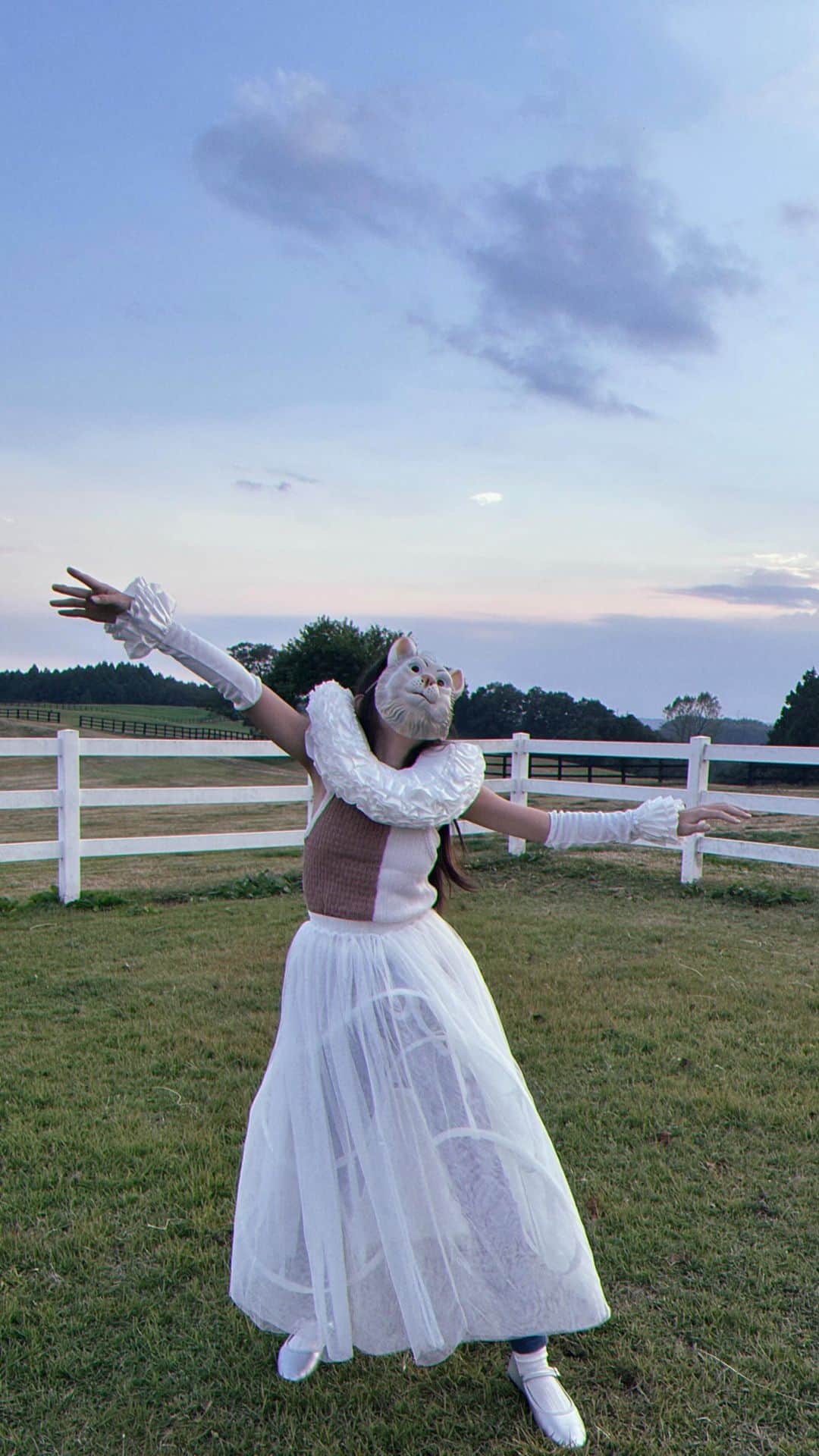 簑島三佳のインスタグラム：「10.28 HALLOWEENしに @nasufarmvillage へ行ったら景色が素晴らしすぎたので思わず動画を撮ったよ  @lily.gooddays  #nasufarmvillage  #HALLOWEEN」