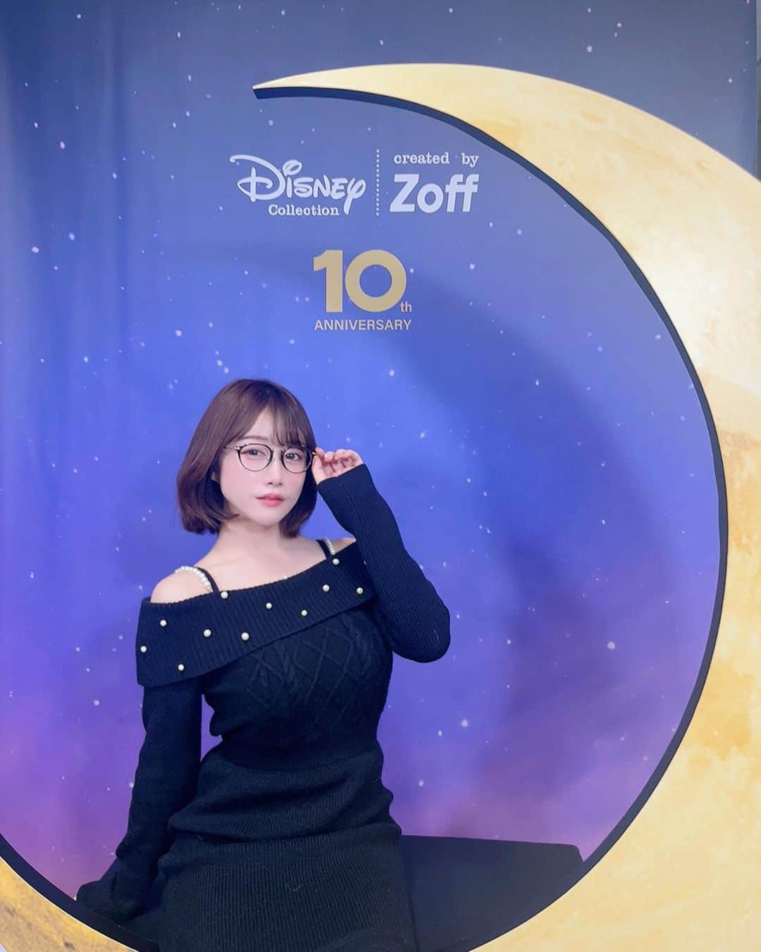 小湊優香のインスタグラム：「Disney Collection created by Zoff 10th Party ディズニーコレクションZoff 10周年記念パーティ👓  招待して頂きました✨  プリンセスやチップとデールとドナルドコラボのメガネがたくさんありました🪄︎︎💫  私は小さい頃ビデオテープが擦り切れるほど アラジンが大好きだったので ジャスミンのメガネをかけてみました🧞‍♂️𓈒 𓂂𓏸  じゅりちゃんと色違い💓  なかなか似合うのでは😏？？  #PR #Zoff_DisneyCollection10th #メガネ #ディズニーコレクション #Zoff #ゾフ #新作メガネ」