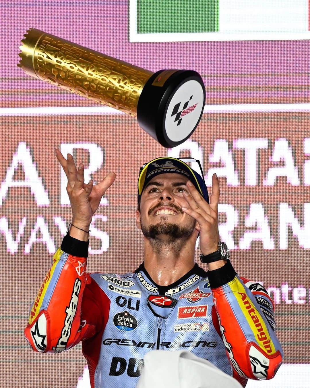 MotoGPさんのインスタグラム写真 - (MotoGPInstagram)「The summary of a dream night in the Doha desert! 🌙 ✨ Here you have a boost of #MondayMotivation courtesy of our brand-new #MotoGP winner, @fabiodiggia49! 🥇  #QatarGP 🇶🇦 #Motorsport #Motorcycle #Racing #FD49」11月20日 18時00分 - motogp