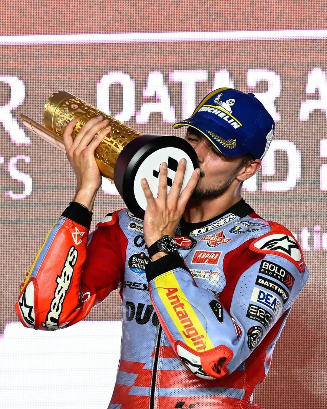 MotoGPさんのインスタグラム写真 - (MotoGPInstagram)「The summary of a dream night in the Doha desert! 🌙 ✨ Here you have a boost of #MondayMotivation courtesy of our brand-new #MotoGP winner, @fabiodiggia49! 🥇  #QatarGP 🇶🇦 #Motorsport #Motorcycle #Racing #FD49」11月20日 18時00分 - motogp