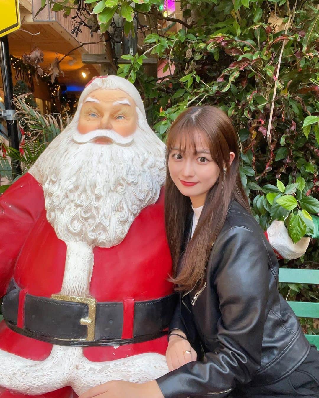 りなぴよのインスタグラム：「🦀  サンタさんみつけたーっ！  クリスマスに載せようかなとも思ったけど 多分忘れちゃうから載せちゃう🤣✌️  来週で12月なのね🙄🎄 ・」