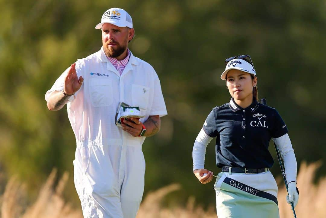 西村優菜さんのインスタグラム写真 - (西村優菜Instagram)「#CMEGroupTourChampionship ⁡ 2023 LPGA season has come to an end. Thank you for all the support!! See you next year :)) ⁡ 最終戦が終わりました。 まずは1年間、沢山の応援を本当にありがとうございました🩵 ⁡ ながーい1年でした。 色んな難しさも感じた1年でした。 でも1度も諦めることなく、進んでこれたのかなと思います。 ⁡ ルーキーとして戦った今年は特に、 日本にいる時ほどの華やかで賑やかな感じは少なく 寂しくなった時もありましたが、 アメリカで応援してくれた方や、 日本から応援し続けてくださったファンの皆さんに 沢山のパワーをいただいたおかげで、 1年間頑張ることができました。 ⁡ 皆さん、本当にありがとうございました🌼 ⁡ 少し休んで、 いいオフを過ごして、 また来年もっと成長できるように頑張ります！！ ⁡ 引き続き応援よろしくお願いします☺︎ ⁡ ⁡ #LPGA」11月20日 18時16分 - yunapan_02