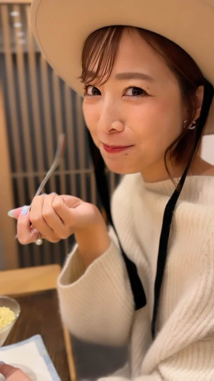 桑原茉萌のインスタグラム：「美味しいときの顔😚💓💓💓  秋の味覚は栗が大好き🌰✨ ずっと行ってみたかった念願のお店に行けたの🫶  #モンブランスタイル#montblanc #モンブラン#モンブラン#モンブランパフェ#和栗や#栗#栗スイーツ#秋の味覚#秋#🌰#montblancstyle#富ヶ谷#予約困難店」