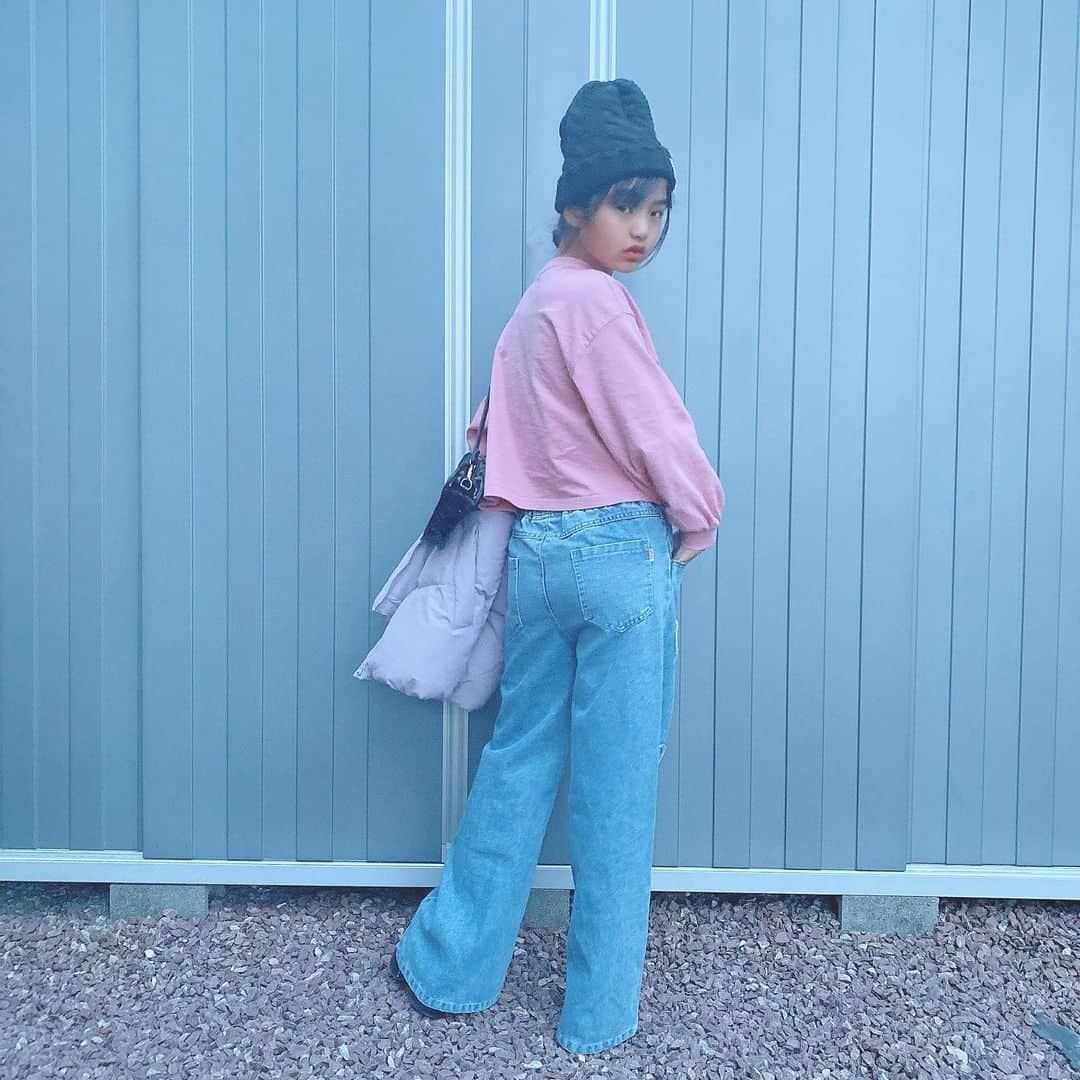 ♡KAO♡さんのインスタグラム写真 - (♡KAO♡Instagram)「： ： @smilekids888 にて販売中のdenim👖 ♥♡の型押しが かわいい·͜·ᰔᩚ 形キレイだからstyle良く見えるよー︎👍🏻 ̖́-  他にも新作たくさん出たので check□✔してみてね🫶  ： ： ┈┈coordinate item┈┈┈┈┈┈┈┈┈┈ pants▹▸ @smilekids888   【147cm /size160】 ┈┈┈┈┈┈┈┈┈┈┈┈┈┈┈┈┈┈┈┈ ： ： ： ： ： ： ： ： ： ： ： ： ： ： ：  #ig_kidsfashion #kidsfashion #親バカ #ig_oyabakabu #親バカ部 #娘 #9歳 #js3 #女の子 #娘コーデ #女の子コーデ #インスタキッズ #ig_kids #mamanoko #ママリ #mamagirl #hugmug #コドモノ #キッズファッション #キッズモデル部 #プチプラコーデ  #キッズコーデ #韓国ファッション #韓国子供服」11月20日 18時10分 - o0.don_tama.0o