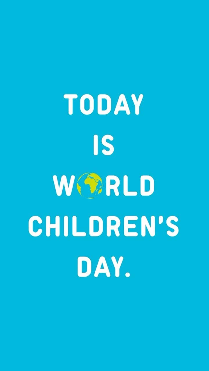 ユニクロのインスタグラム：「World Children's Day, November 20th, was established by the United Nations in 1954 to promote mutual understanding and improve the welfare of the world's children. Every year on November 20th, child-led events are held around the world to raise awareness of children's rights and improve children's welfare. Donations raised through the "PEACE FOR ALL" project will be used to promote various initiatives to help children live their own lives in areas where children are facing difficulties due to conflicts and other reasons. ©Shekiba Mohammadi/Save the Children ©Anna Pantelia/Save the Children @savethechildren_japan   #PEACEFORALL #UNIQLO #LifeWear」