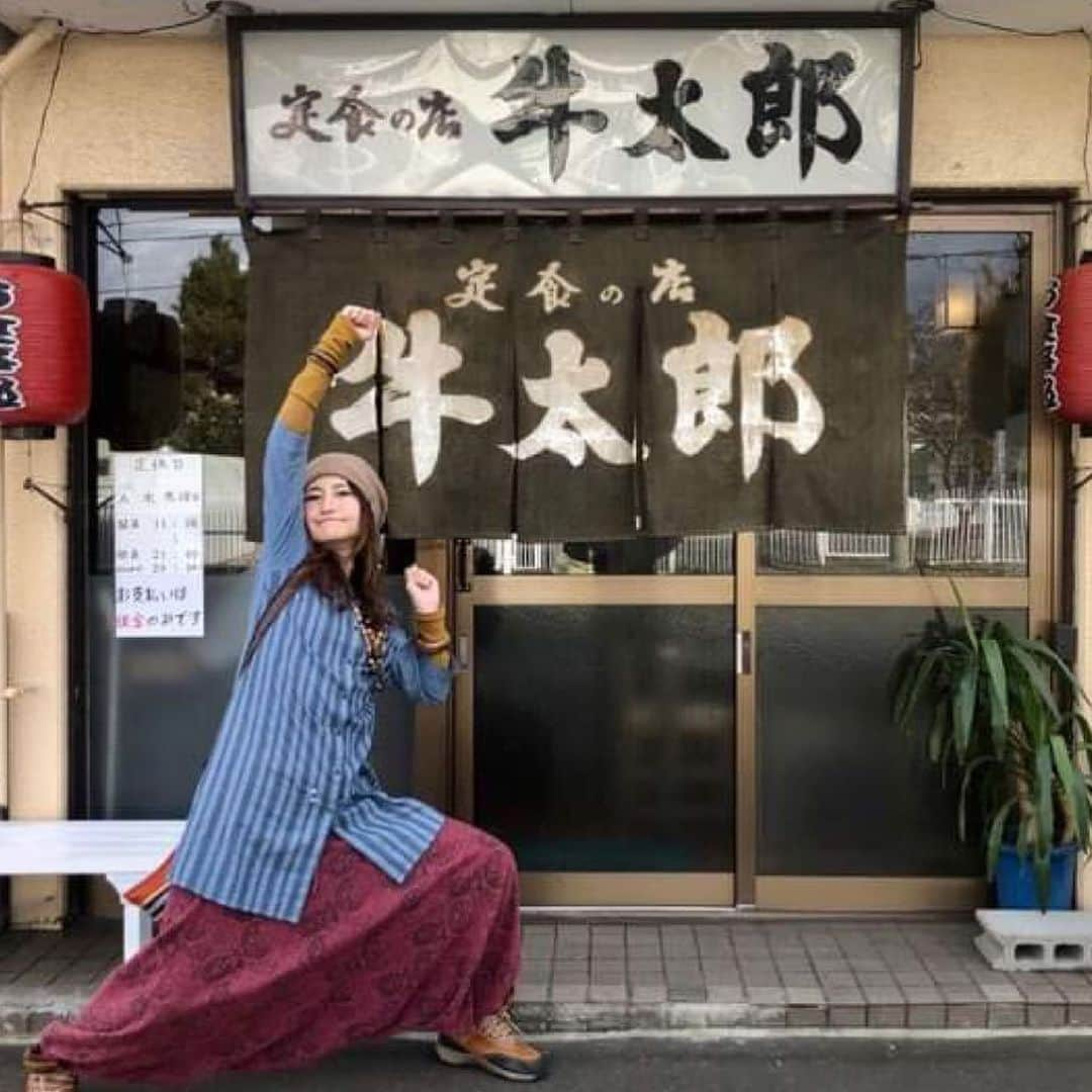 アンジェラ佐藤さんのインスタグラム写真 - (アンジェラ佐藤Instagram)「北区の有名デカ盛り店！牛太郎なーり！！  みよ！このボリューム！！！そしてどれも安い！ 納豆定食500円は激安！！🙌   #牛太郎 #北区のデカ盛り #札幌デカ盛り  #高コスパ #漫画盛り」11月20日 18時16分 - angela_satou