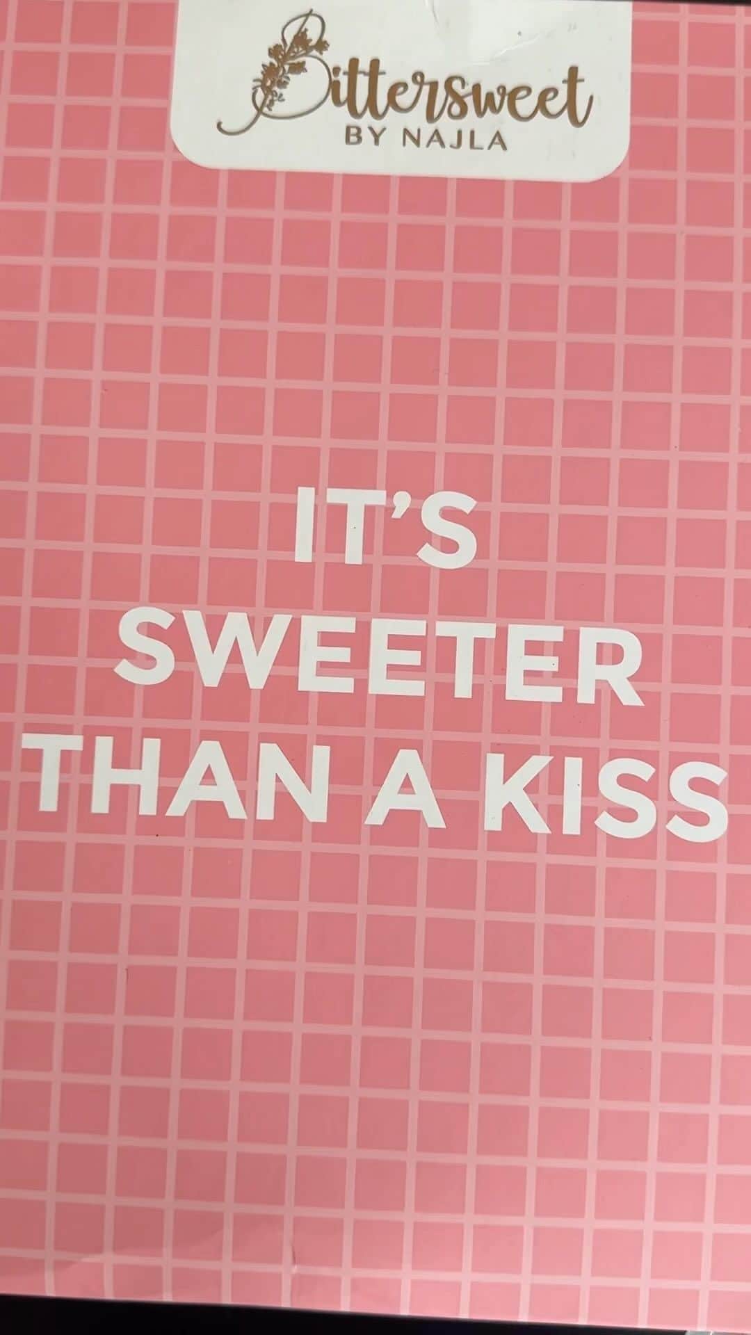 Ivan Gunawanのインスタグラム：「Yeayy @bittersweet_by_najla udah sampe .... sabar  yah  aku  mau  cobain  nih」