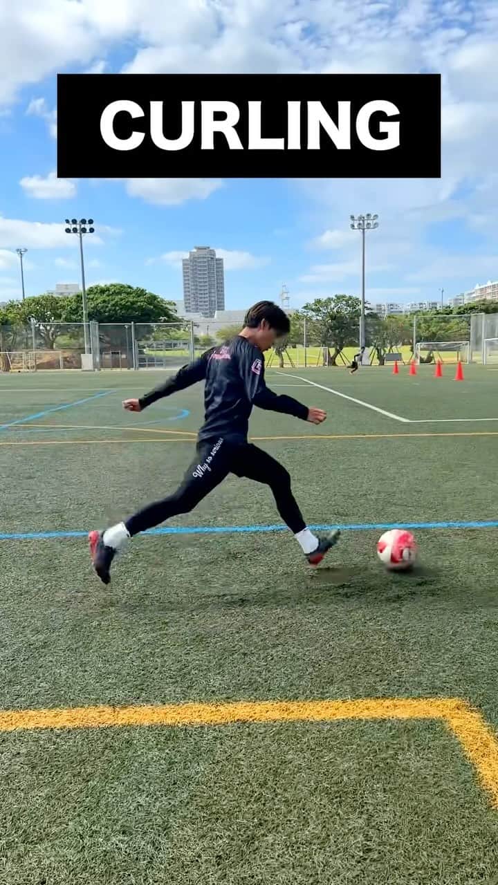 タクヤのインスタグラム：「4 WAYS to EARLY CROSSES⚽️ ⁡ アーリークロスの球種4選⚽️ ⁡ @regate_takuya」