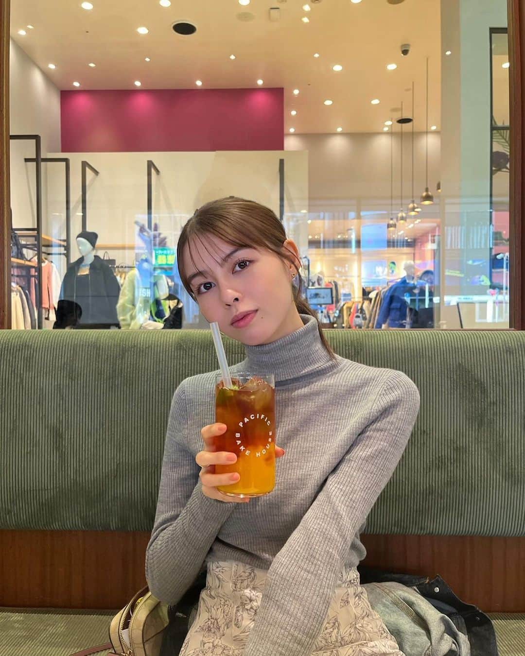 マイヤーズ江玲奈さんのインスタグラム写真 - (マイヤーズ江玲奈Instagram)「マンゴーアイスティー🥭💛 甘すぎなくて美味しかった‪☺︎‬  #pacificbakehouse #新宿カフェ #ハーフモデル #モデル #03 #fyp」11月20日 18時19分 - kayanoelena