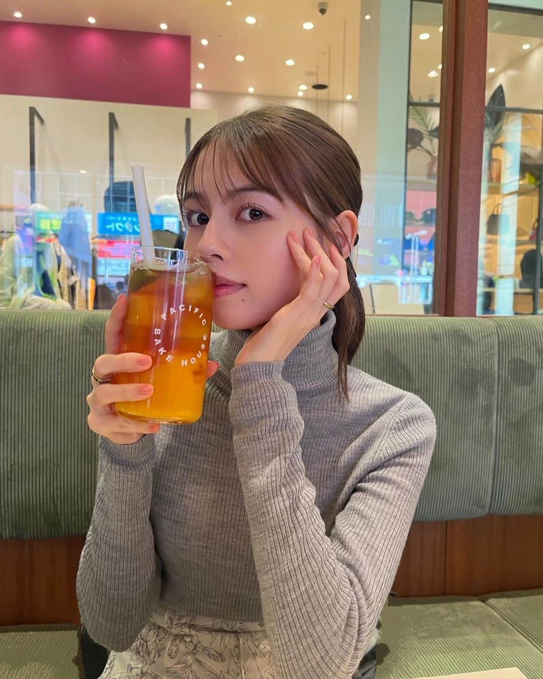 マイヤーズ江玲奈さんのインスタグラム写真 - (マイヤーズ江玲奈Instagram)「マンゴーアイスティー🥭💛 甘すぎなくて美味しかった‪☺︎‬  #pacificbakehouse #新宿カフェ #ハーフモデル #モデル #03 #fyp」11月20日 18時19分 - kayanoelena