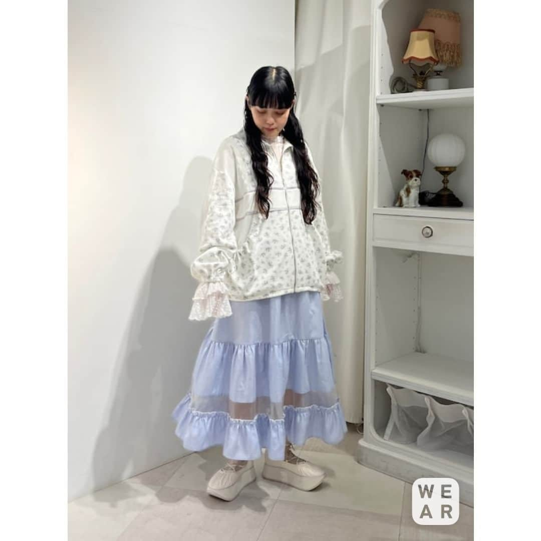 WEARさんのインスタグラム写真 - (WEARInstagram)「@wear_official では、トレンドのファッション情報をWEAR内のコーデと一緒に紹介！ ____________________________  ショップスタッフのパーソナルカラー別コーデ集🤍  今回は、イエベ春さん向け秋冬コーデ✌️ 投稿を参考にすれば、骨格によるコーデ失敗がなくなるかも⁉️🙌  WEARでも、「#イエベ春」で検索すると、 着こなしがたくさんチェックできます✅  他にも、「#ブルベ冬」や「#ブルベ夏」、「#イエベ秋」のコーデも たくさん見られるので参考にしてみてね✨  コーディネートが気になったら「保存」をタップ☝️ 【着用アイテムの詳細】はWEARアプリまたはウェブサイトで👀  如果你喜歡我們po的穿搭，請記得按"保存"喔☝️ 【穿搭單品的詳情】可以透過WEAR應用或官網查看👀 ____________________________ #WEAR #ootd #outfit #fashion  #コーデ #ブランドコーデ #冬コーデ  #冬コーディネート #冬服 #トレンドコーデ #着回しコーデ #デートコーデ #着こなし紹介 #大人カジュアル #きれいめカジュアル  #パーソナルカラー #パーソナルカラー別コーデ #ブルベ #イエベ #秋コーデ  #秋コーディネート #秋服 #ショップスタッフコーデ  #スタッフコーデ」11月20日 18時34分 - wear_official