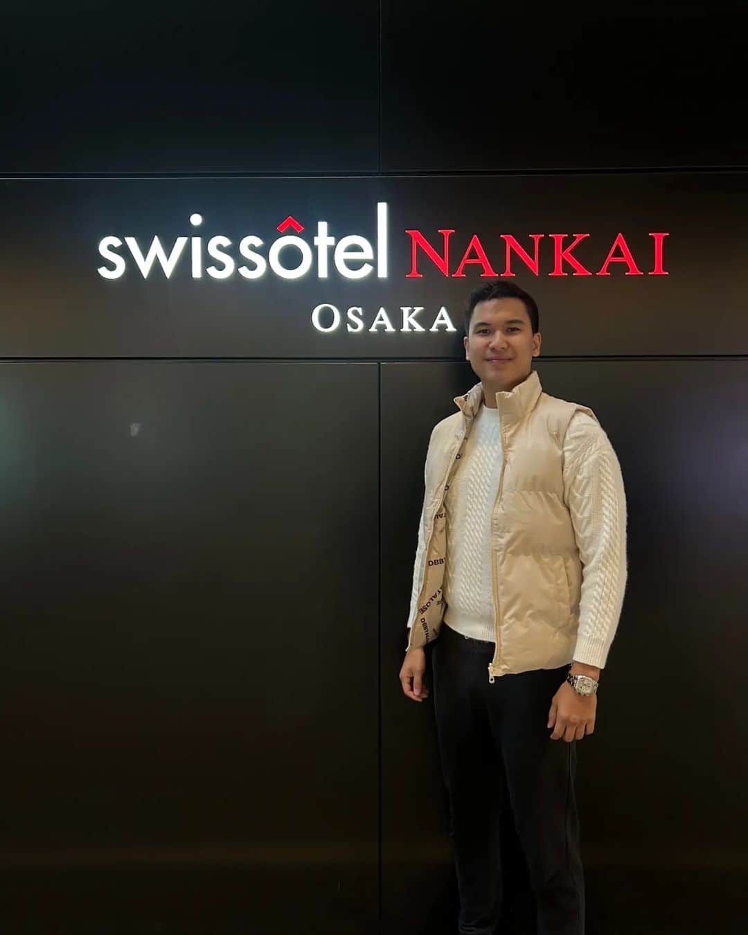スイスホテル南海大阪のインスタグラム：「The best hotel in Osaka! Big rooms, amazing customer service and really really good food!   Thank you @swissotelnankaiosaka_official for taking care of me in this trip! 🇯🇵」