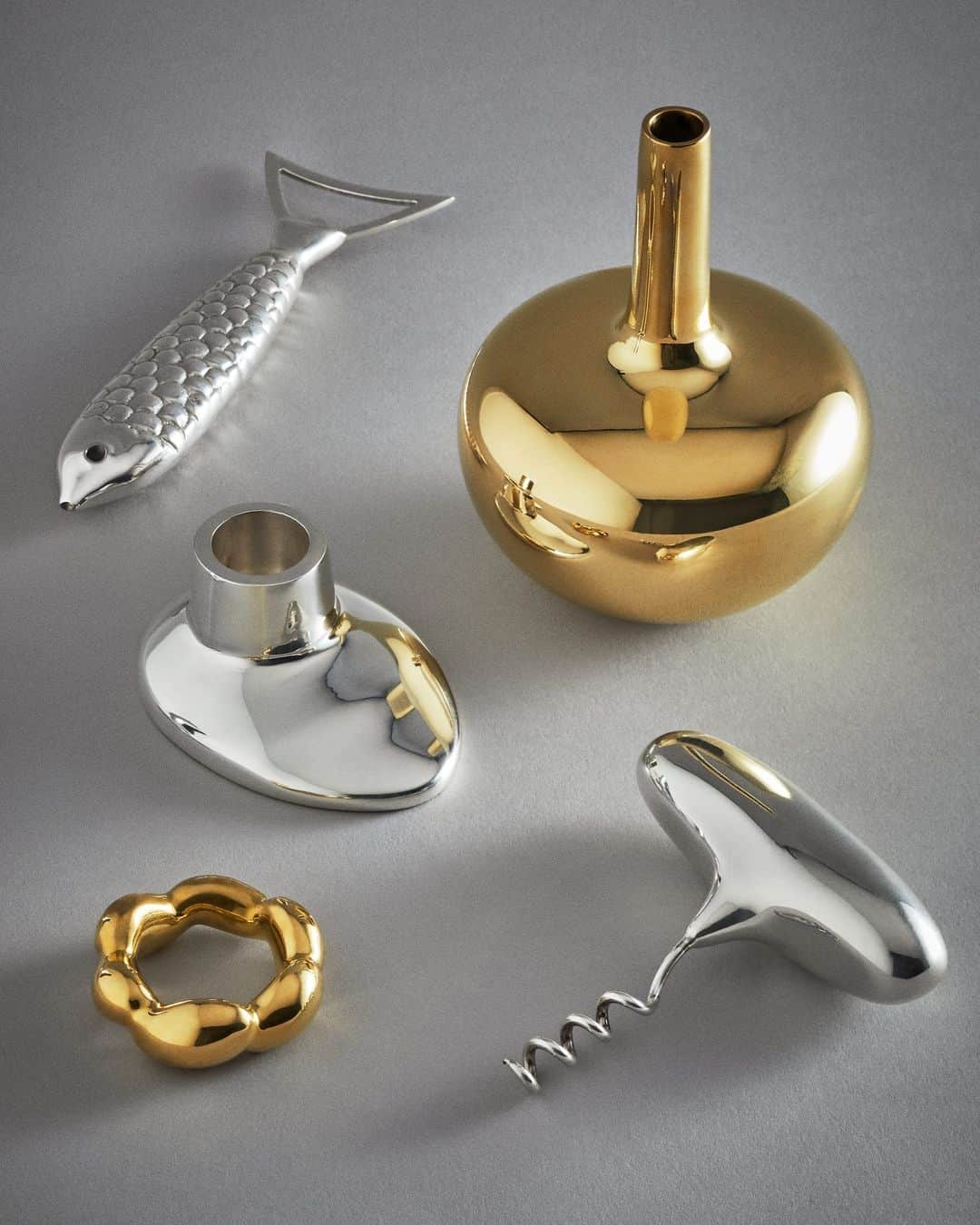 ARKETのインスタグラム：「A premium collection of small yet weighty objects, ideal for gift-giving. Cast from recycled brass, sometimes silver-plated, and designed to add a delicate spark to the home.   Brass is a living material. With time, it will develop a beautiful patina through oxidation. If you prefer the original shiny finish, it can be restored using a non-abrasive polish to remove tarnishing. For silver-plated objects, avoid exposure to water to prevent permanent staining. Explore our brass collection: link in bio. - #ARKET」