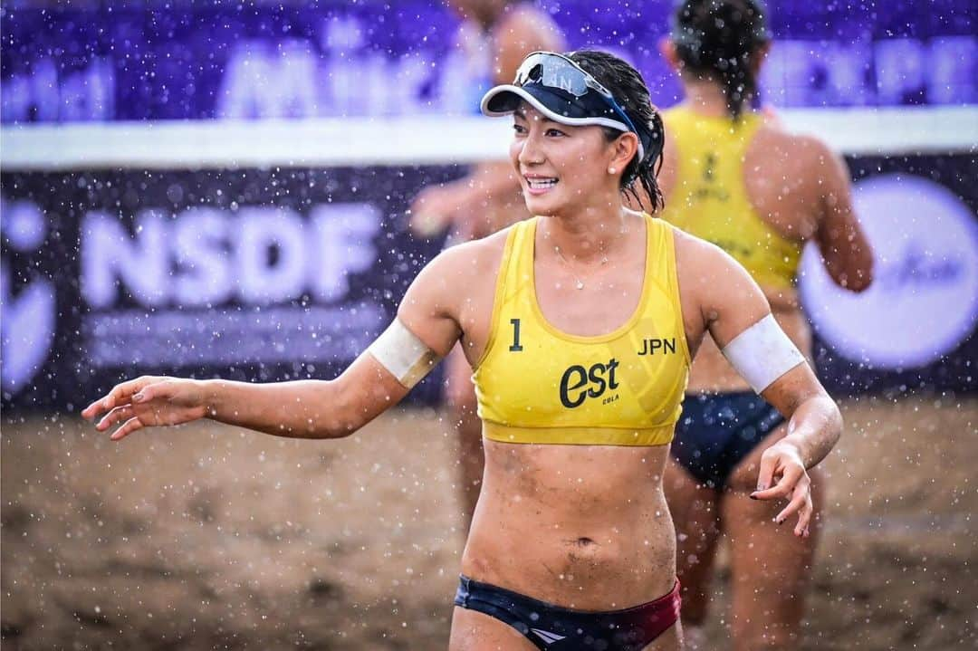 坂口由里香さんのインスタグラム写真 - (坂口由里香Instagram)「.  Beach Pro Tour Chiang Mai Challenge 🇹🇭 予選2回戦で敗退となりました。  応援ありがとうございました😌  桜ちゃんと組むときは雨や雹が降る(笑) 松山大会に引き続き予選2回戦目は悪天候の中での試合でした☔︎  次は11/30-12/3にフィリピンで開催される大会に出場します！  今季ラストの大会になります！ 引き続きよろしくお願いいたします😊  #ビーチバレー #beachvolleyball #トーヨーメタル #タイ #チェンマイ #thailand #chiangmai #しゃくれ写真」11月20日 18時36分 - yurika_sakaguchi