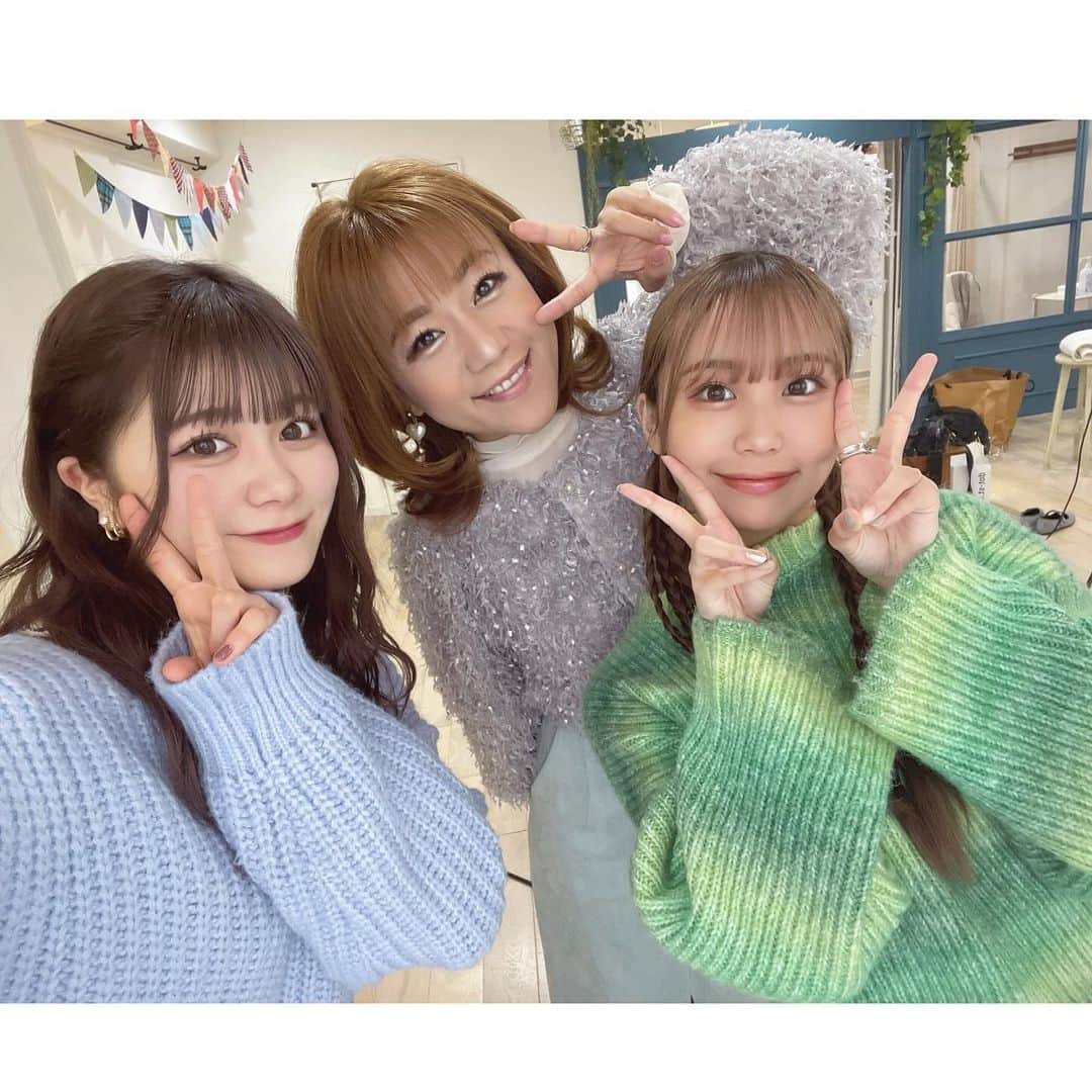 熊谷真里（まりくま）さんのインスタグラム写真 - (熊谷真里（まりくま）Instagram)「⁡ 【 お知らせ📺 】 ⁡ 明日ABCテレビ「 おはよう朝日です 」の 7:35頃~ 激エモ♡ランキングに出演させて頂きます☺︎︎ ⁡ この冬流行る可愛い小物たちを ドットエスティストアさんから ひと足お先に紹介したよ🧣  どれも可愛くてこの冬絶対GETしたいものだらけ！！ ⁡ ⁡ 関西の皆さん、ぜひ見てね\( ˶˙˙˶)/☀️ ⁡ ⁡ 久しぶりにみっちーさんにもお会いできてハッピーでした😋❤️ ⁡ ⁡ ⁡ ⁡ ⁡ ⁡ ⁡ ⁡ ⁡ ⁡ ⁡ ⁡ いつもいいね＆コメントありがとうございます🧸🎀 ⁡ ⁡ ⁡ #まりくま #POP #Popteen #おはよう朝日です #おは朝 #激エモランキング #ドットエスティ」11月20日 18時36分 - maritsupe0208