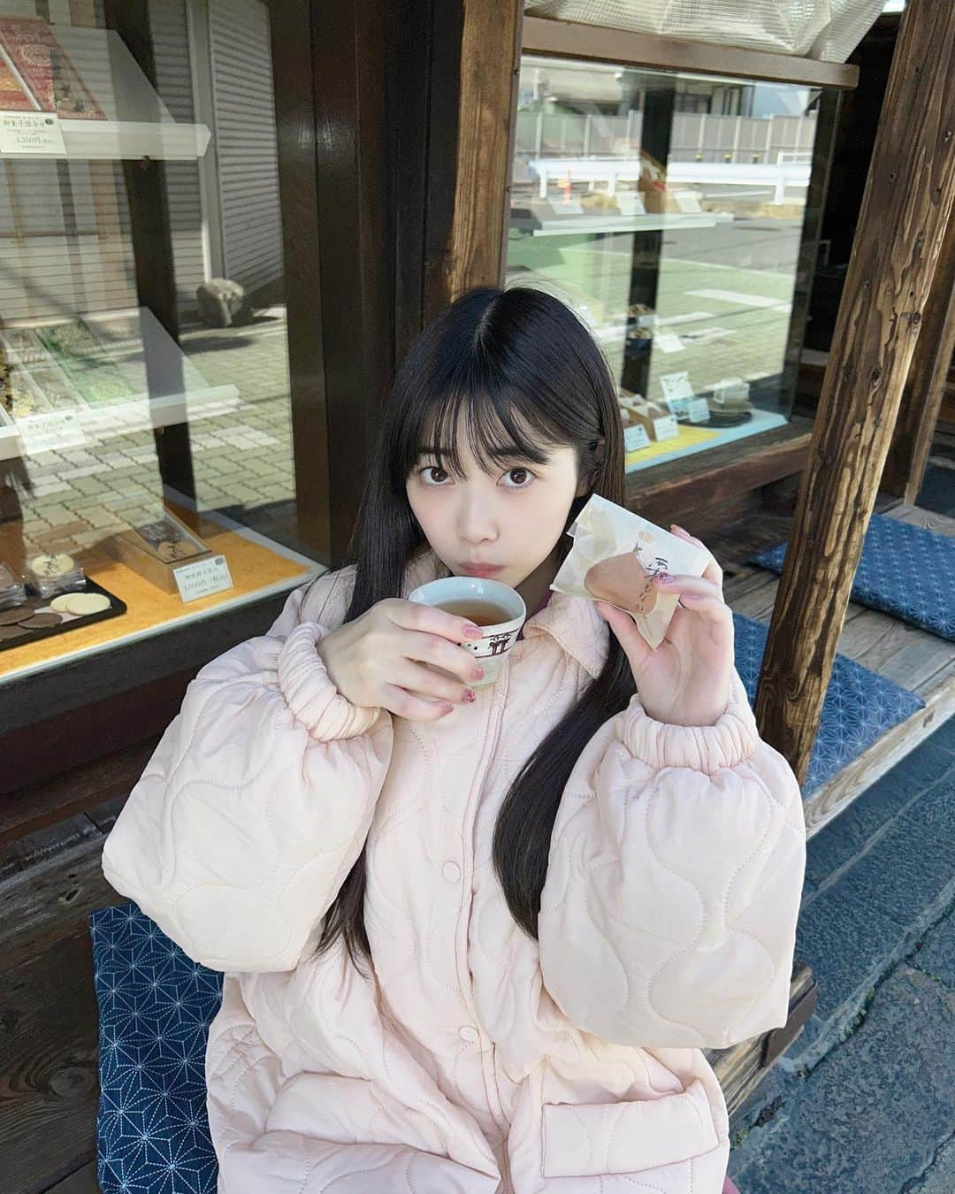  小浜桃奈さんのインスタグラム写真 - ( 小浜桃奈Instagram)「🍵🌰in.奈良🦌 本番前にちょこっとお散歩したの〜  ピンクのダウンは @renonqleofficial 🎀ｶﾜｲｲ 急に寒くなったので大活躍💕  #pr」11月20日 18時39分 - momona_kohama