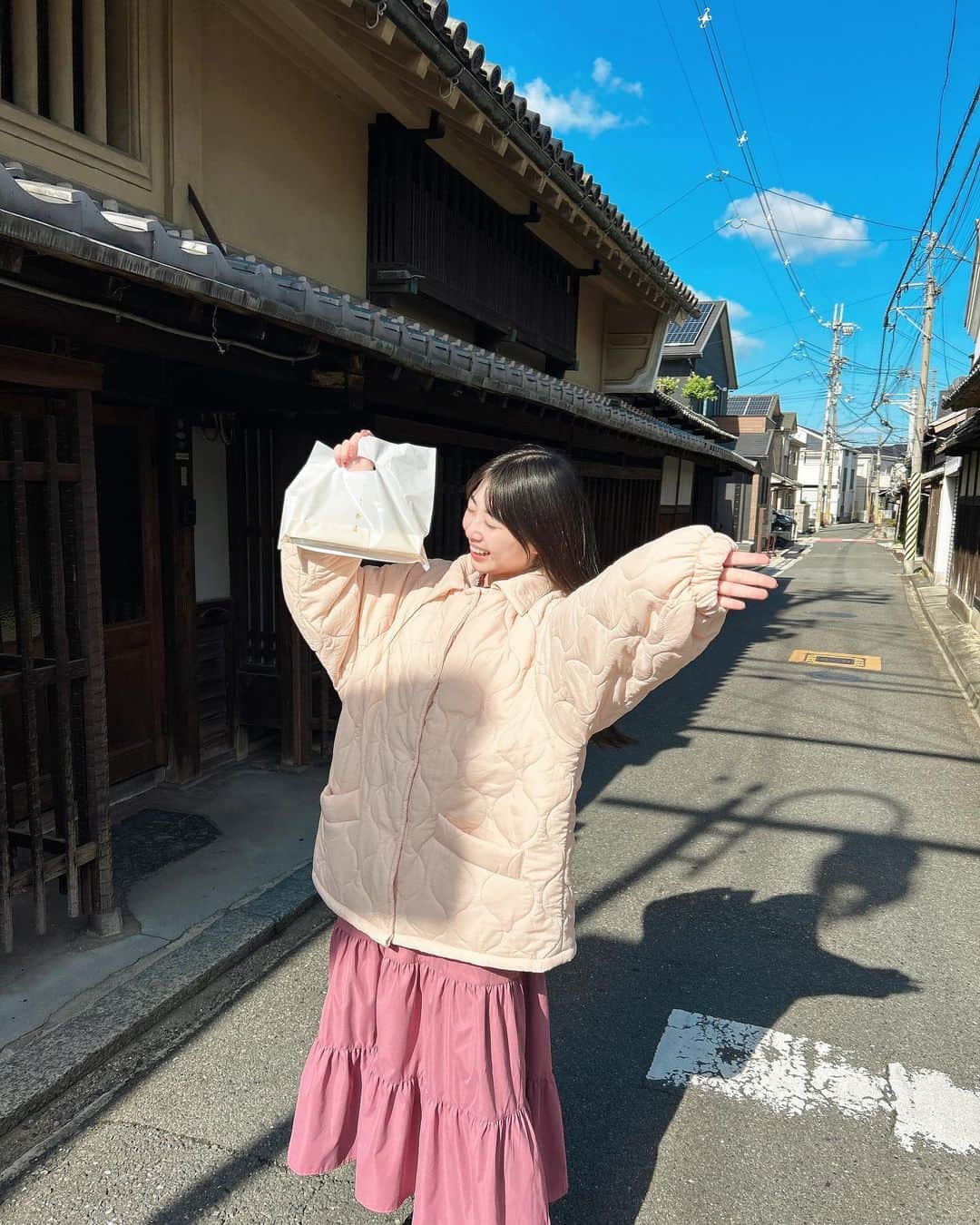  小浜桃奈さんのインスタグラム写真 - ( 小浜桃奈Instagram)「🍵🌰in.奈良🦌 本番前にちょこっとお散歩したの〜  ピンクのダウンは @renonqleofficial 🎀ｶﾜｲｲ 急に寒くなったので大活躍💕  #pr」11月20日 18時39分 - momona_kohama