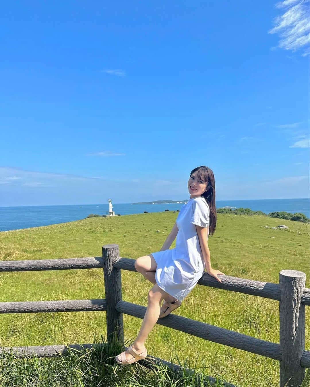 宮田亜夢のインスタグラム：「気がつけば毎年行ってる九州家族旅行。 今回のフェリーは中秋の名月の日で満月を堪能できました🌕大型フェリーでもアネロンは必須🥱  食べる事しかしてない九州旅😂🤤🍽️  必ず関サバ関アジを食べる事が毎度のミッションです😂💗  #九州 #大分 #佐賀 #熊本 #呼子 #長崎 #関サバ関アジ」