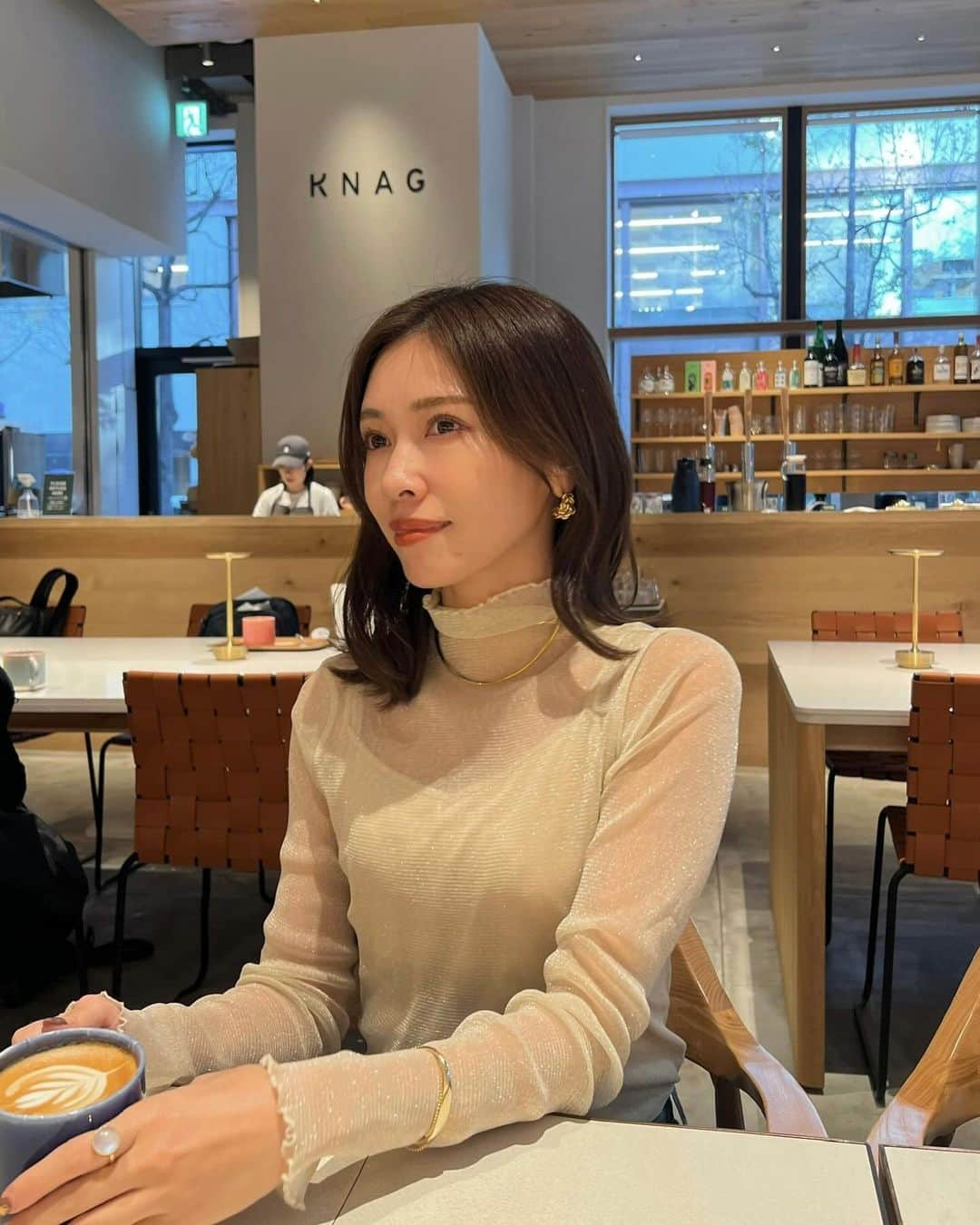 石黒美帆のインスタグラム：「@shein_japan BlackFridayで購入した色々🤍 ⁡ ルームウェア類がどれも可愛すぎて‥！ また買い足してしまいそう🐒 ⁡ ⁡ 商品ID tops(1枚目) 7959712 roomwear 11050238 setup 11278202 お皿 17201162 ⁡ クーポンコード【BFJP153】で 5,999円までは15%OFF、6,000円以上は最大20%OFFになるので使ってください🫶🏻 ⁡ 試すたび、好きが見つかる。届くたび、好きが増えてく。 30万点以上の人気アイテムが限定値下げ。 @sheinofficial ⁡ ⁡ #SHEINblackfriday#SHEINGoodFinds#SHEINforAll#loveshein#ad#saveinstyle#PR #大人カジュアル#シンプルコーデ#ルームウェア」